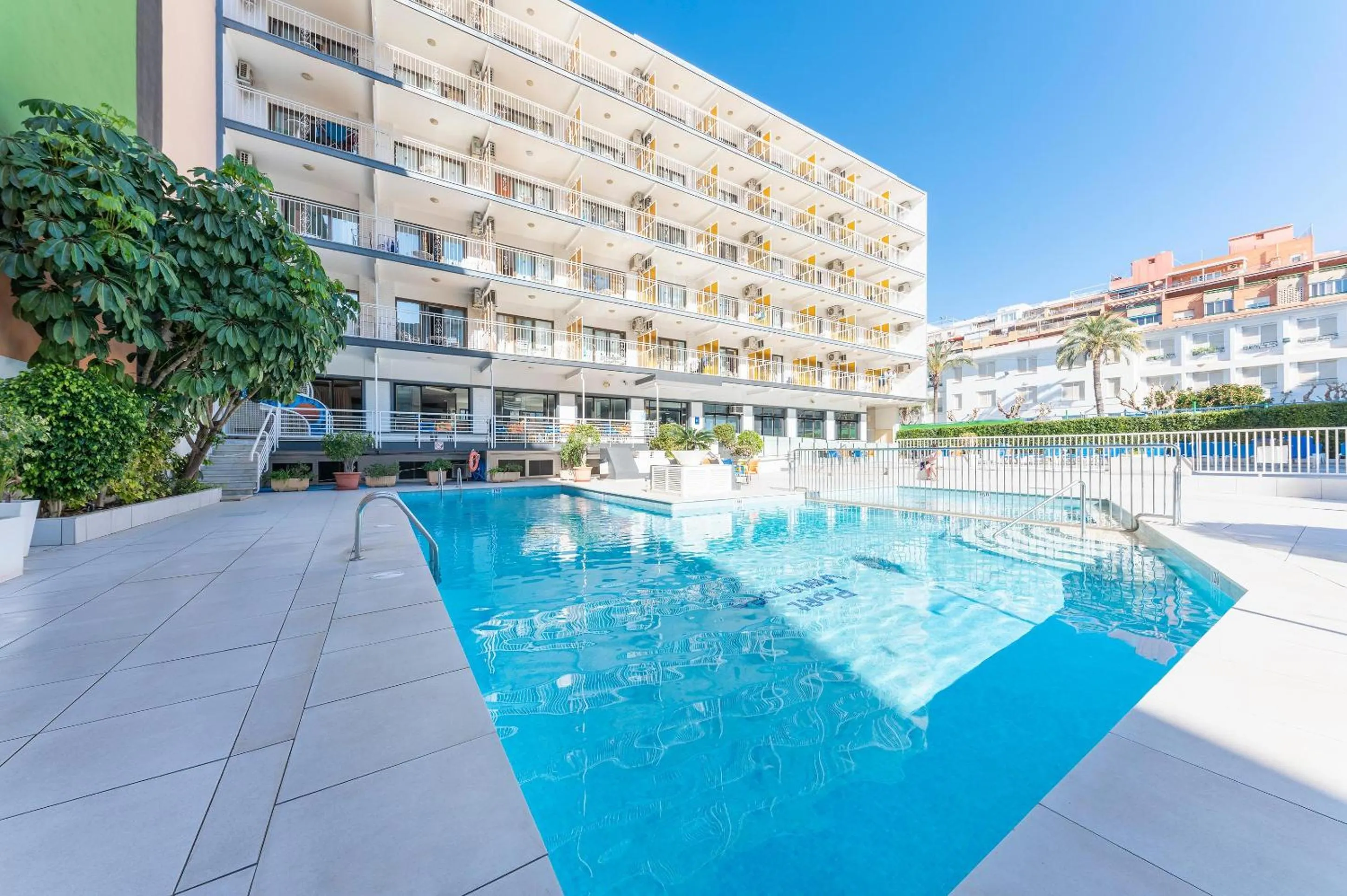 Swimming pool in Port Vista Oro