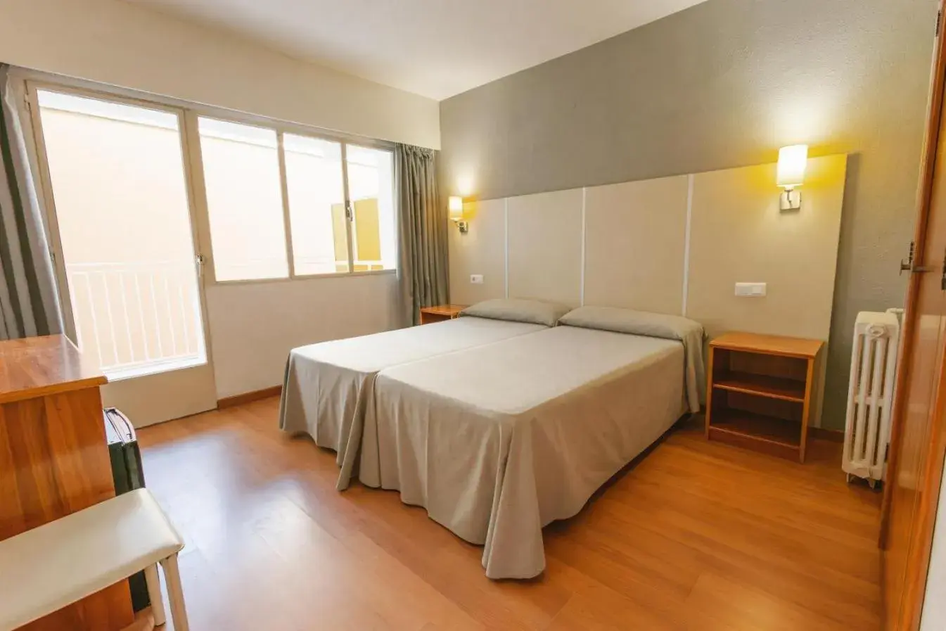 Photo of the whole room, Bed in Port Vista Oro Photo of the whole room, Bed in Port Vista Oro