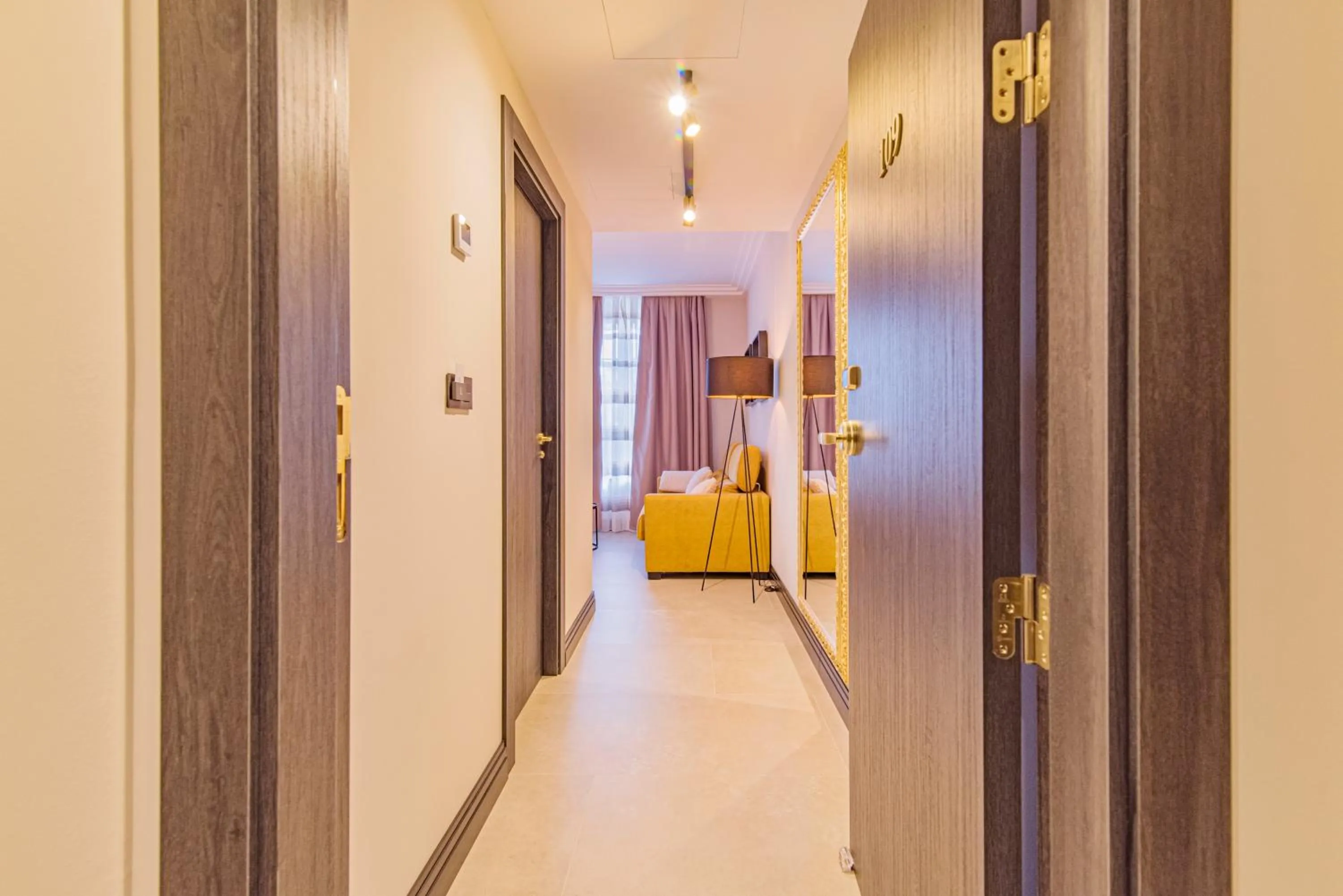 Bathroom, Bed in VESCI FAVENTIA