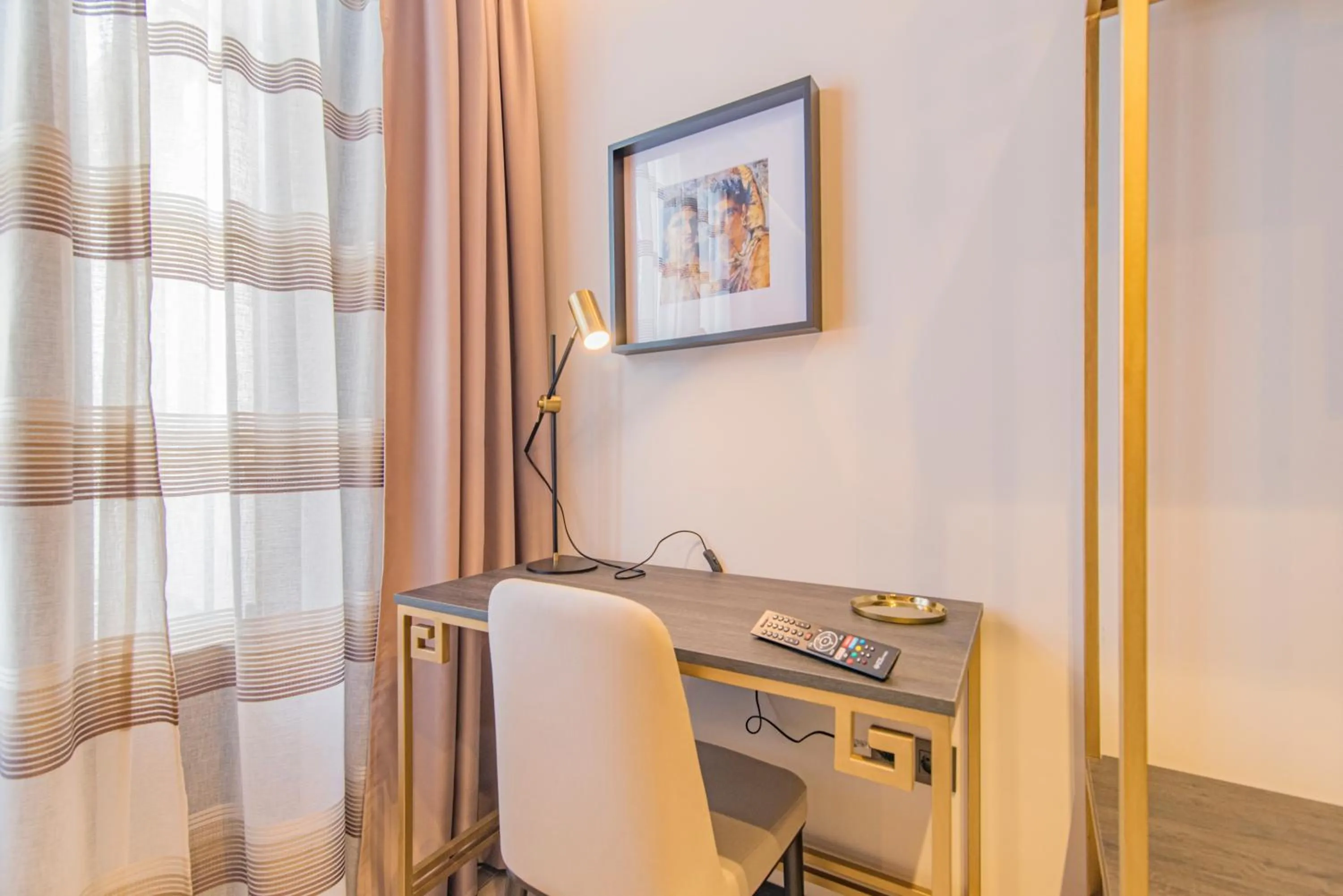 hair dresser in VESCI FAVENTIA