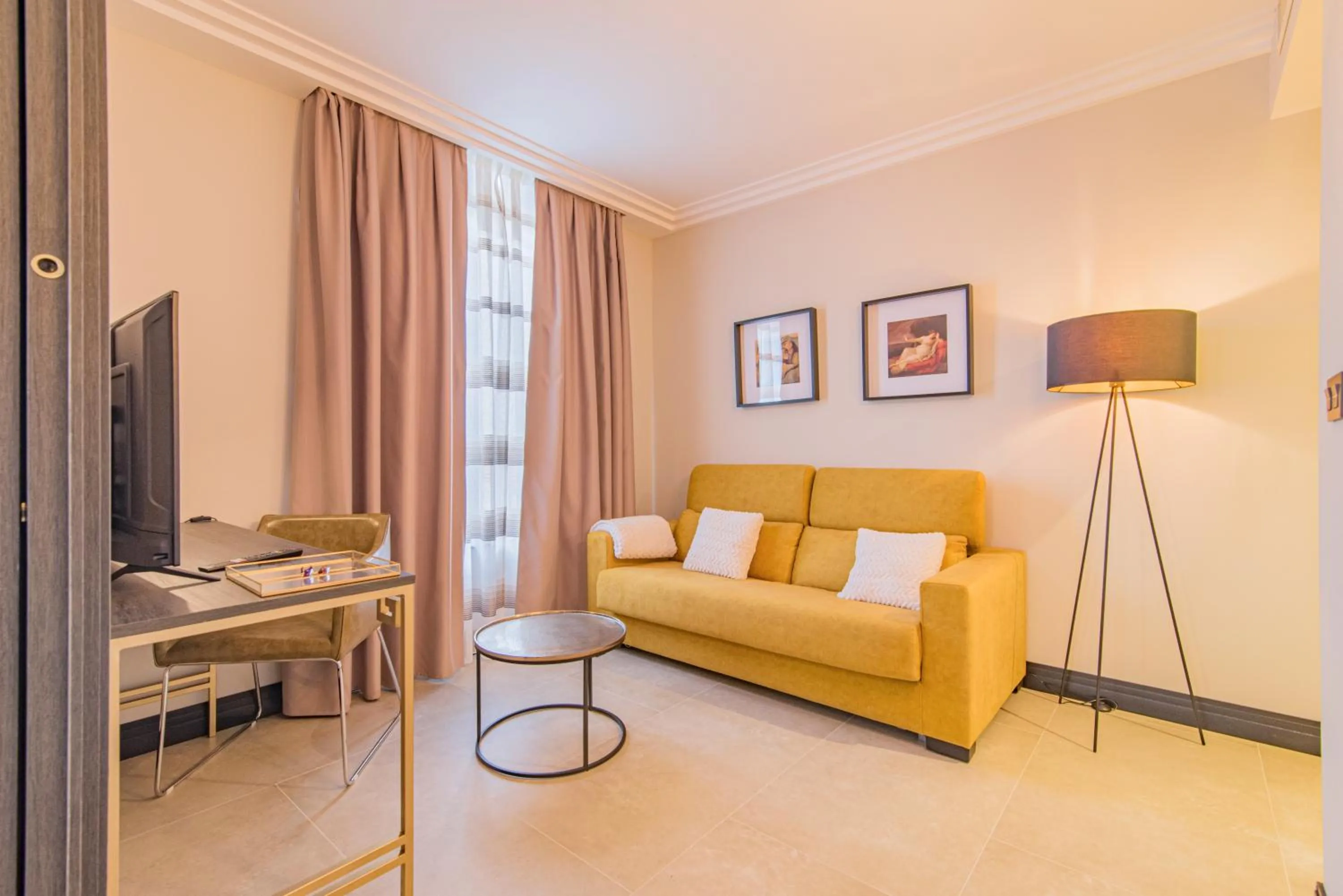 Living room in VESCI FAVENTIA