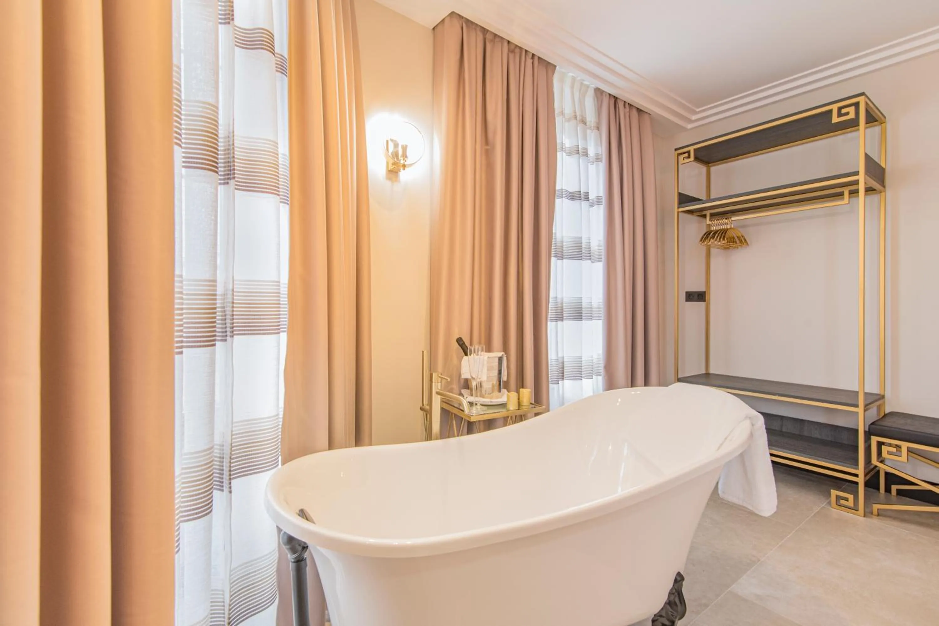 Bath in VESCI FAVENTIA