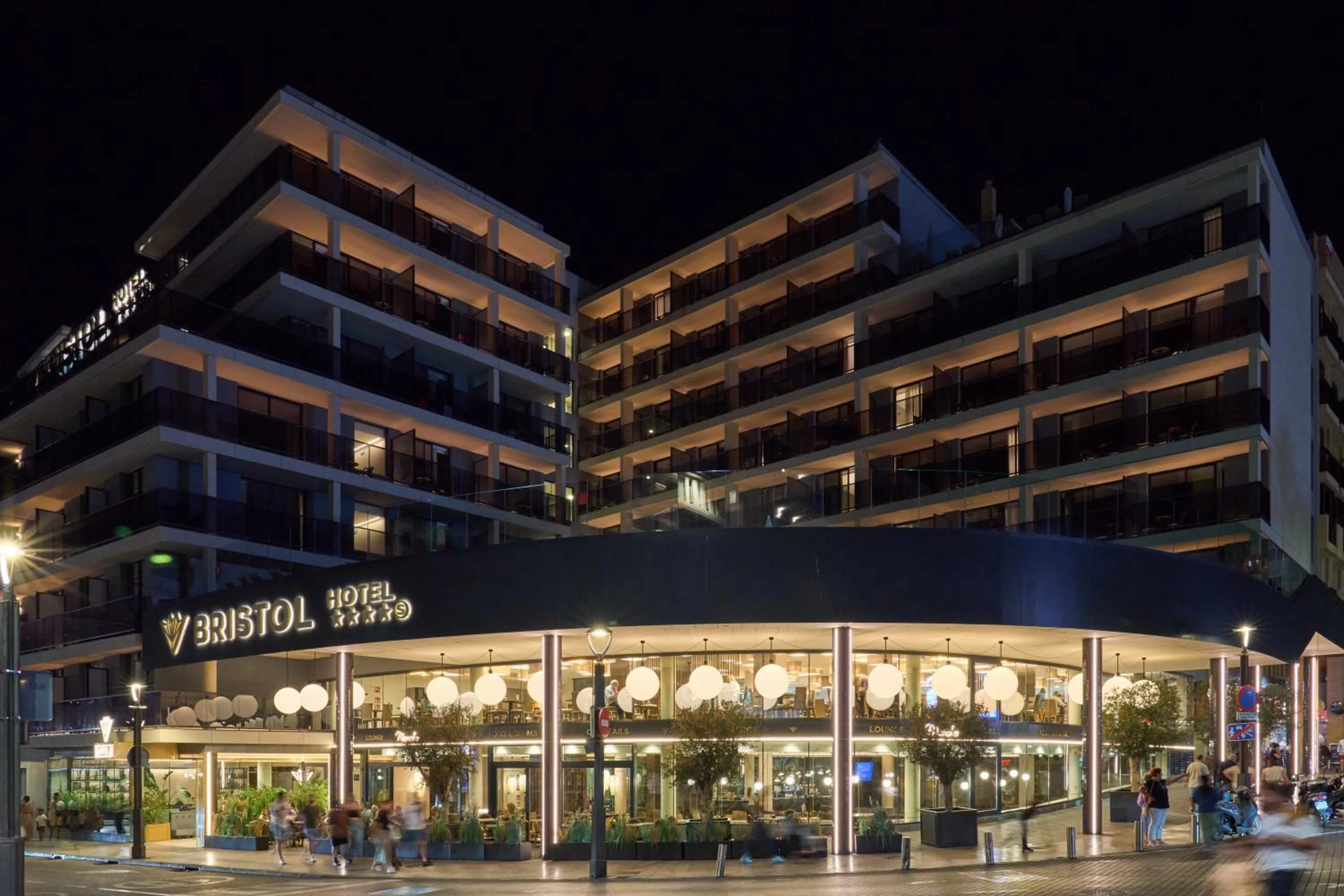 Facade/entrance in Hotel Bristol 4 Sup