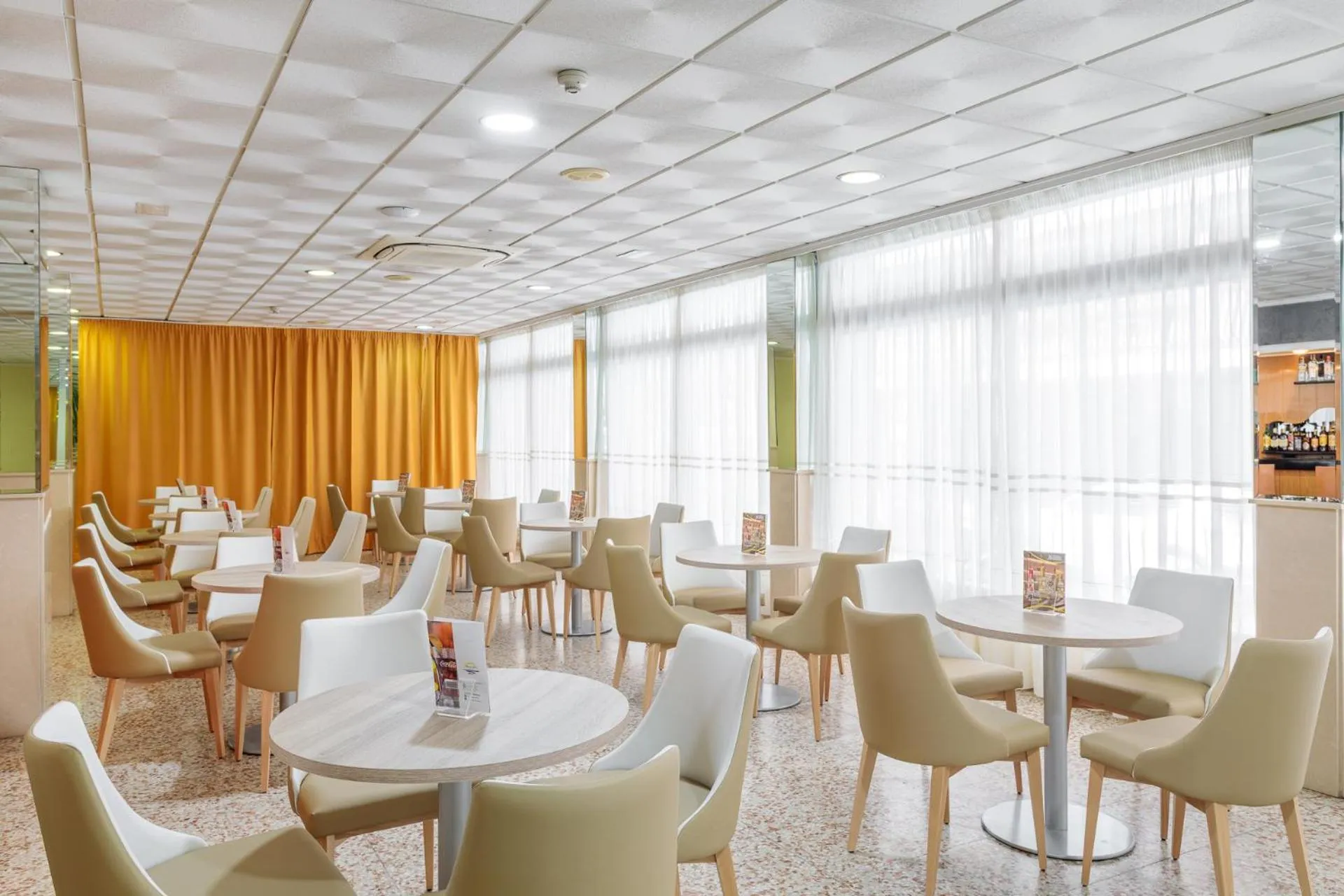 Lounge or bar in Hotel Mareny Benidorm