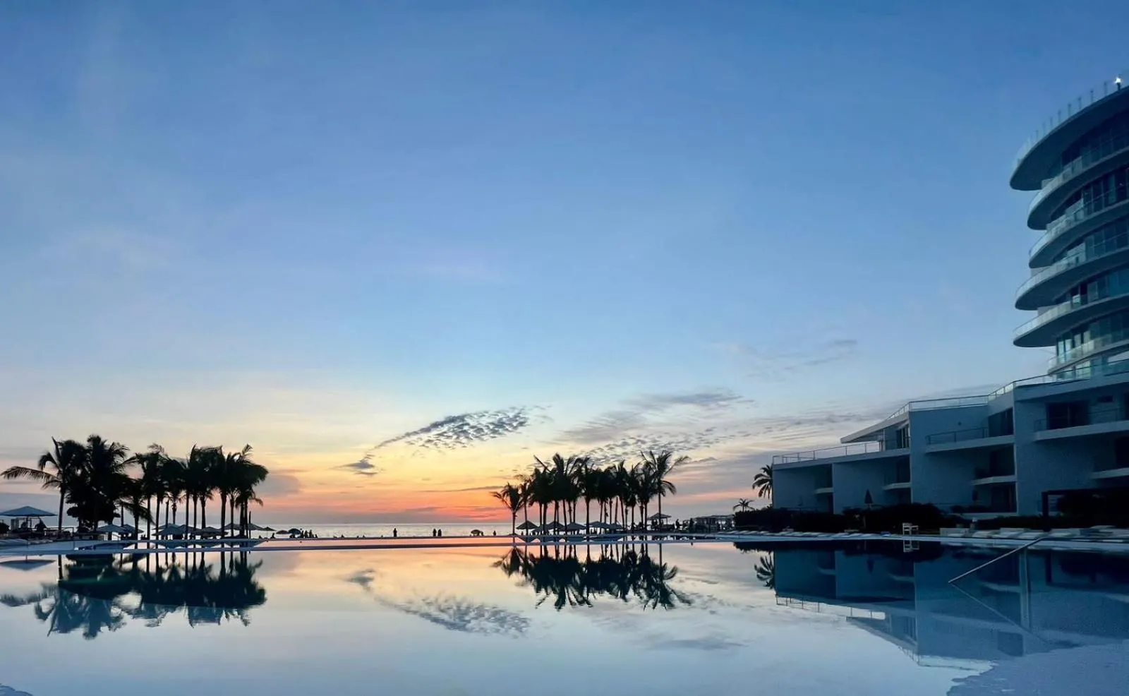 Swimming pool in AriaOcean#410