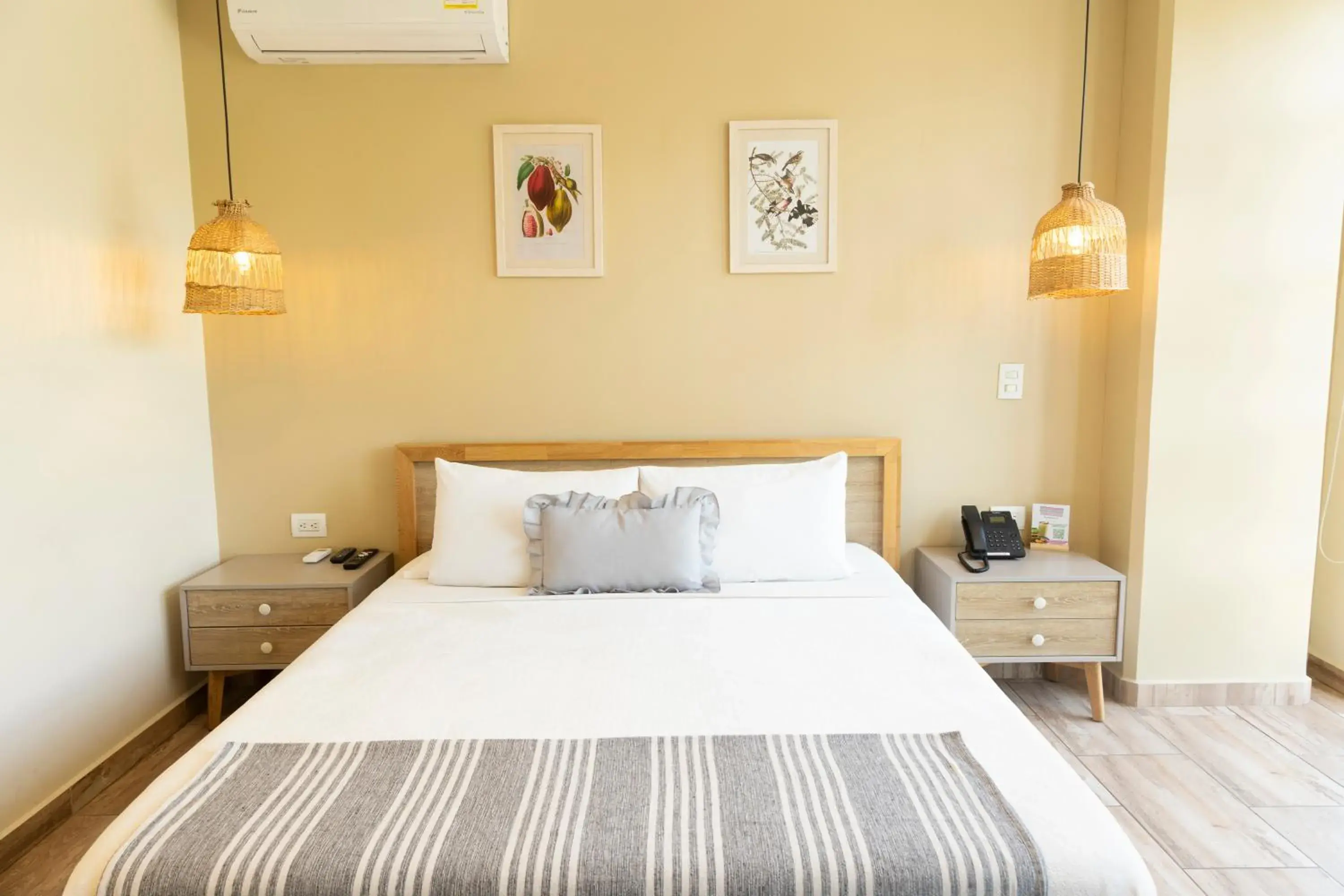 Large Double Room in Mythical Hotel Boutique Large Double Room in Mythical Hotel Boutique