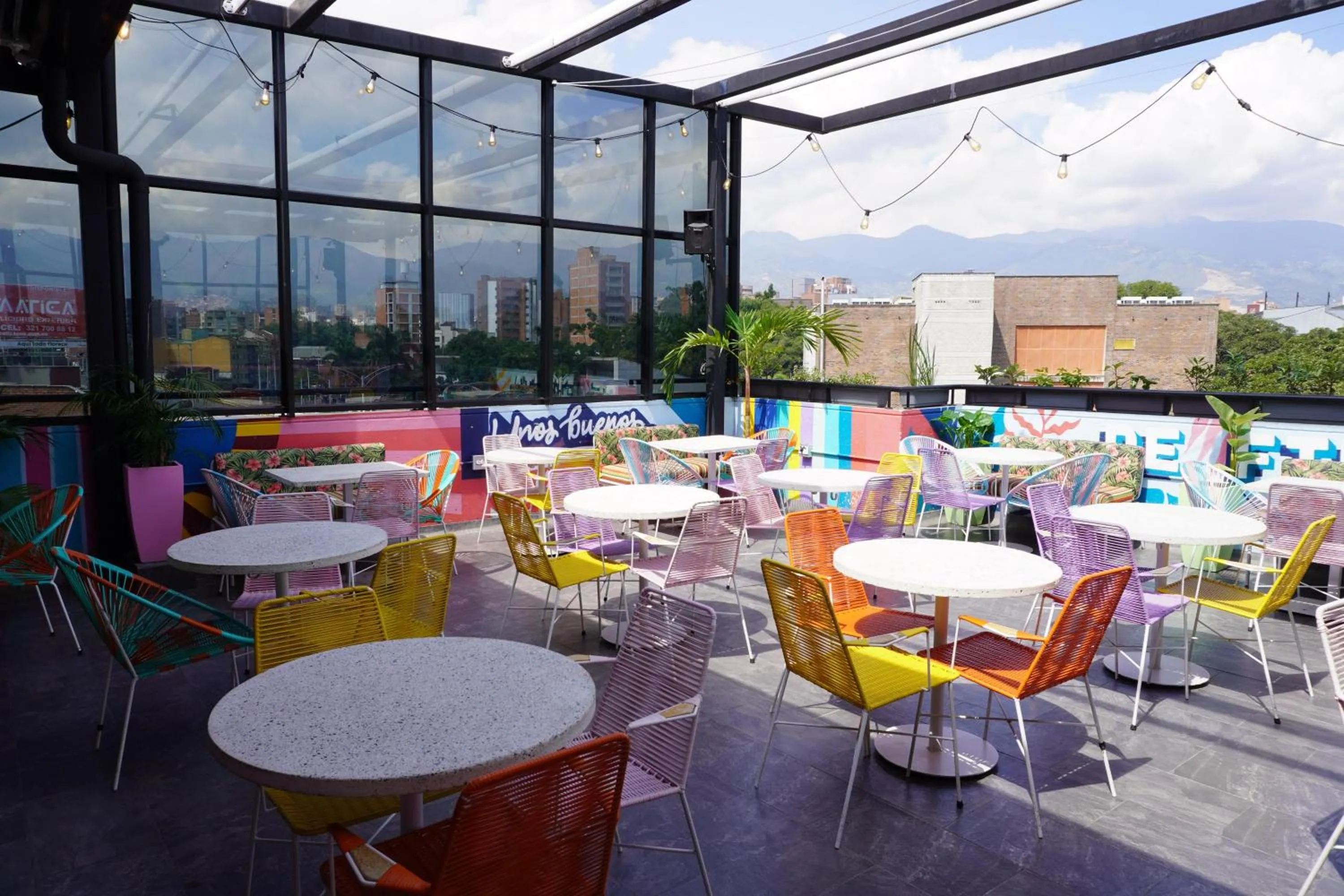 Restaurant/places to eat in Mythical Hotel Boutique