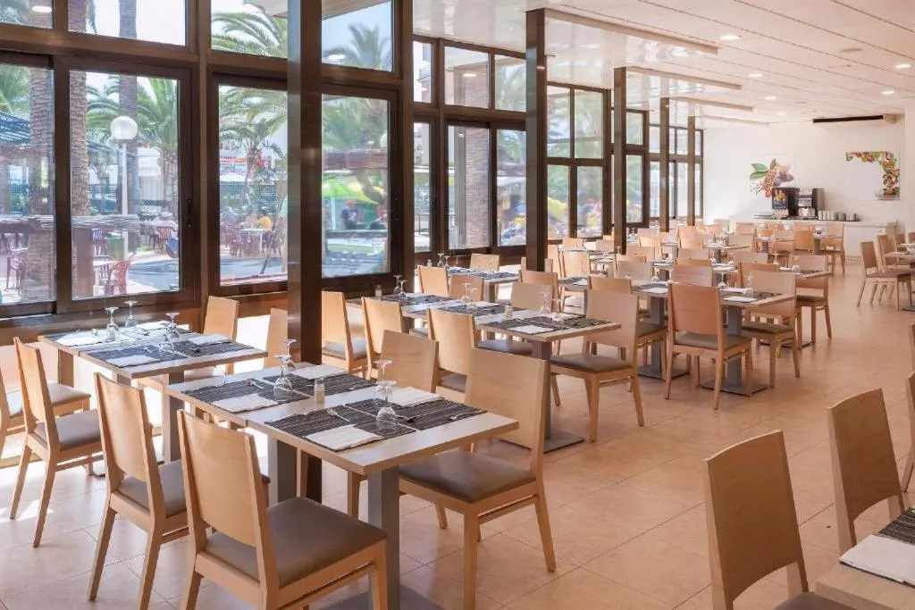 Restaurant/places to eat in Port Denia