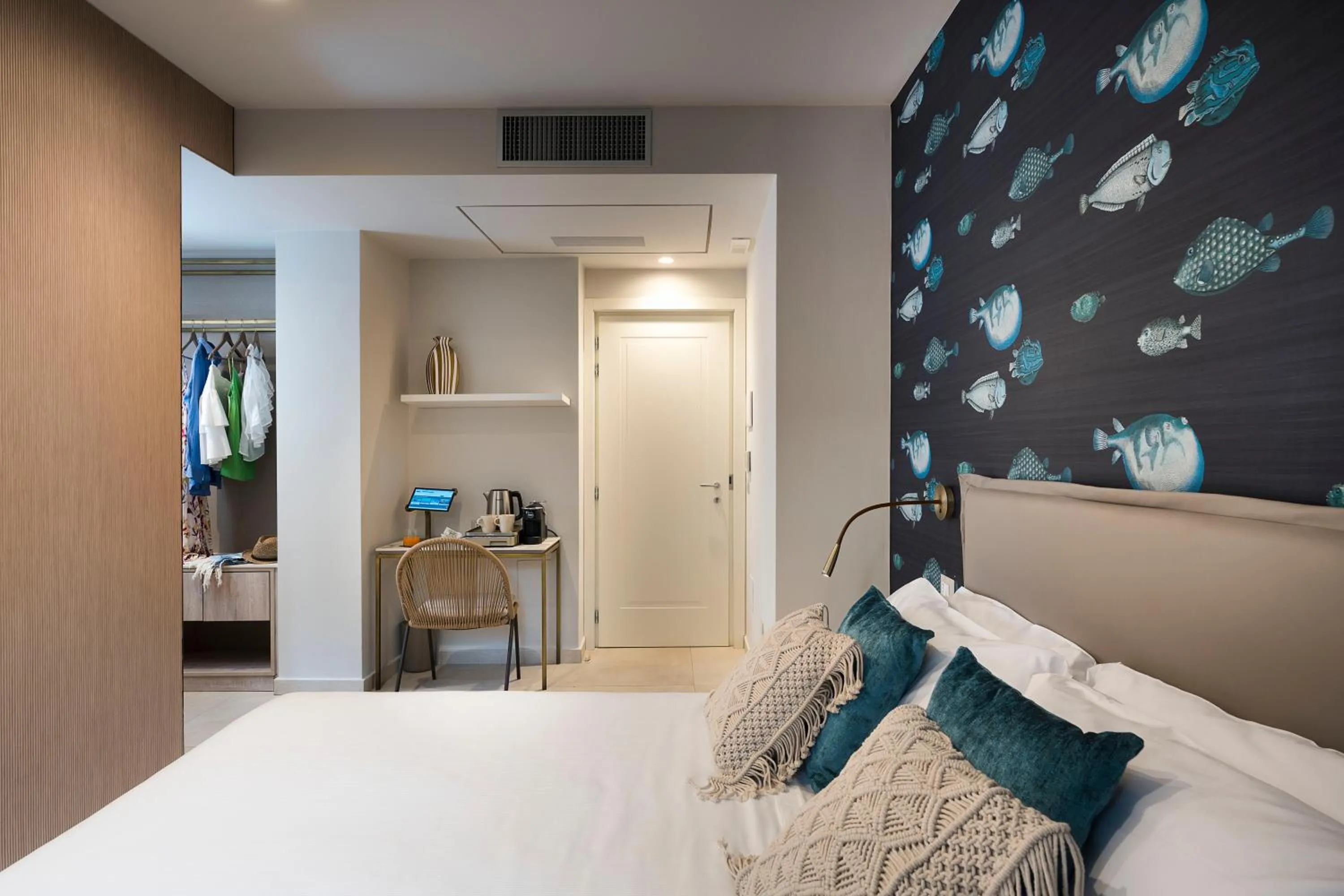 Photo of the whole room, Bed in Belduomo