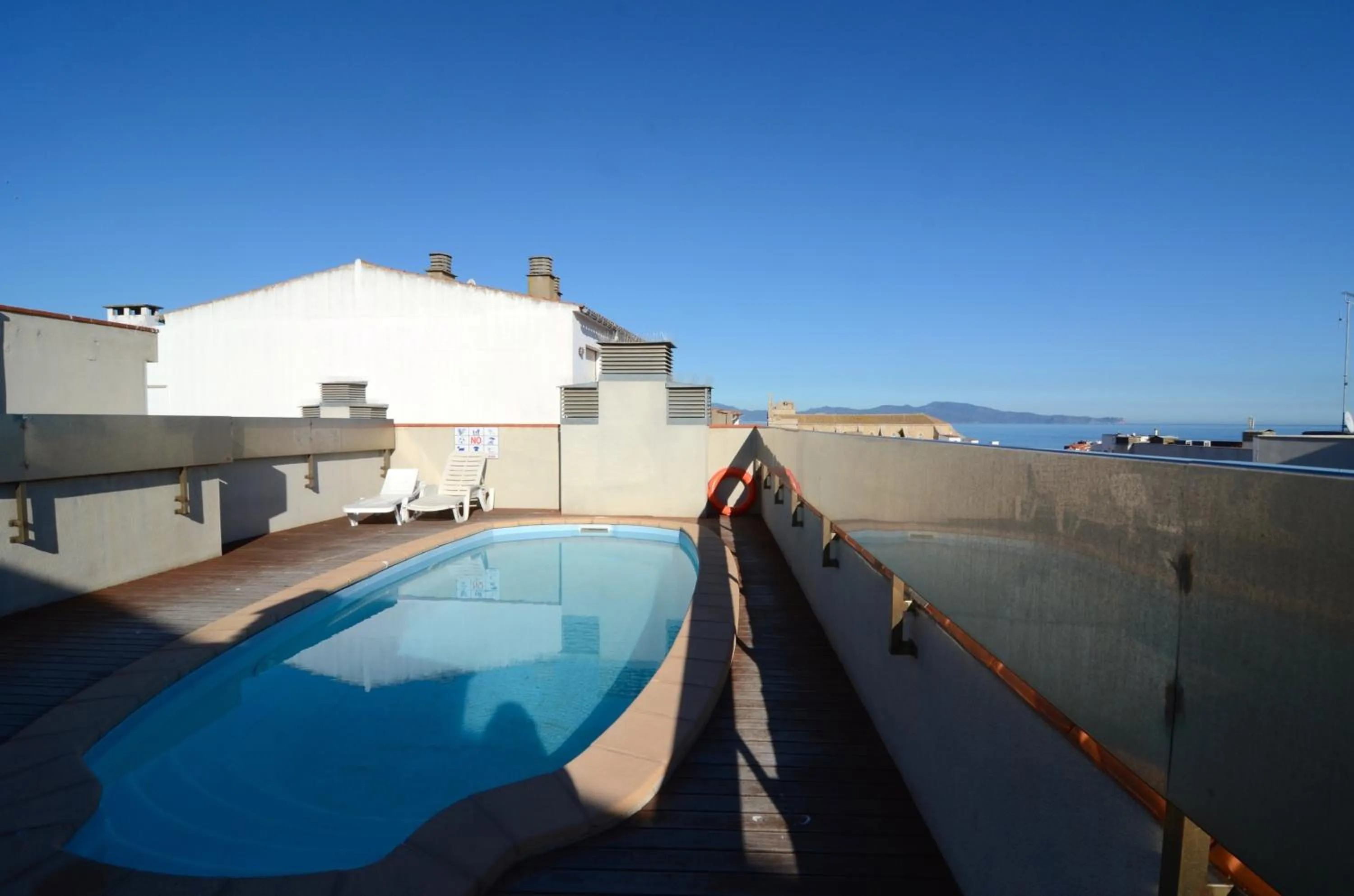 Swimming pool in Mestral 1-1