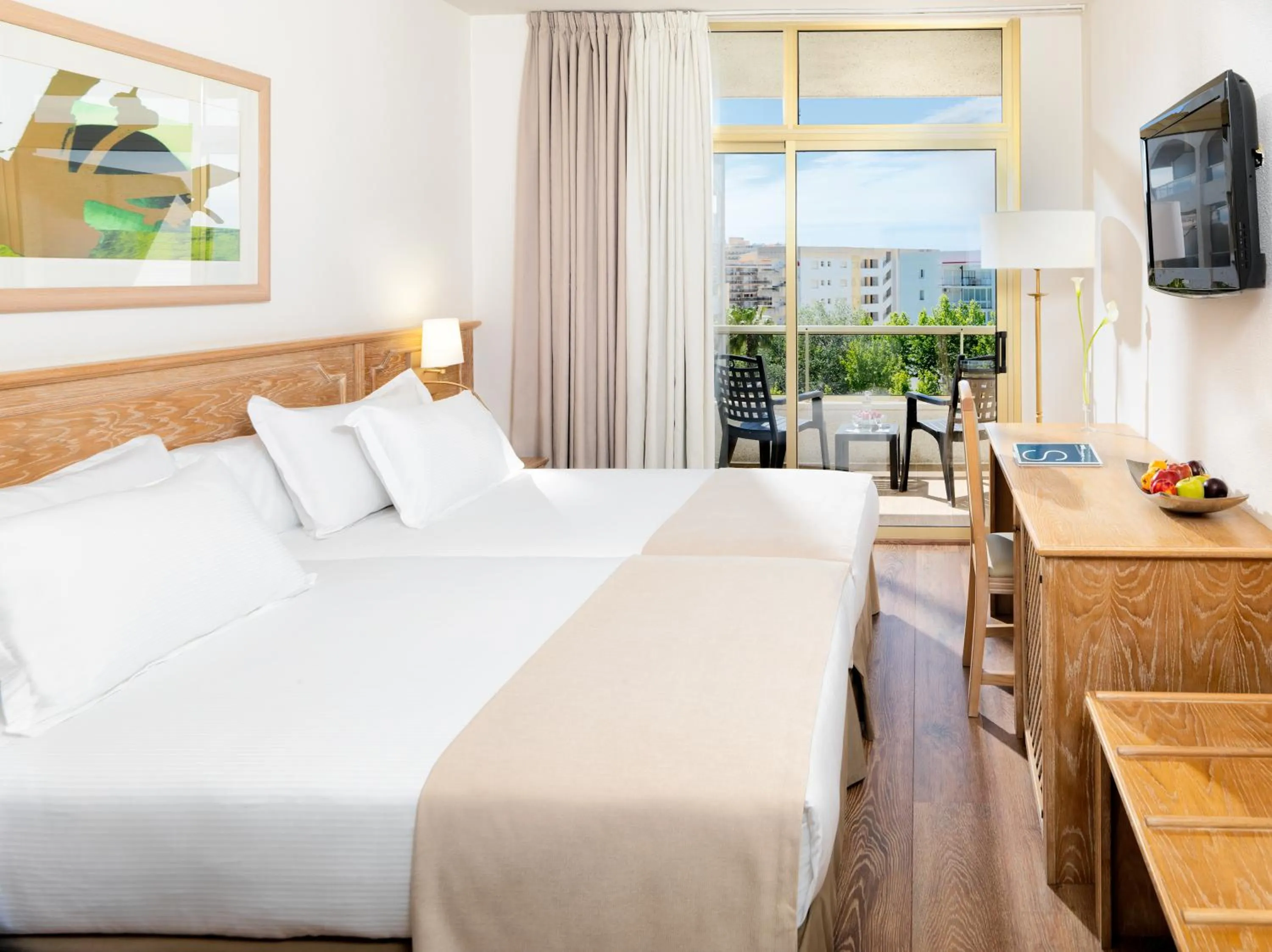 Bed in H10 Salou Princess