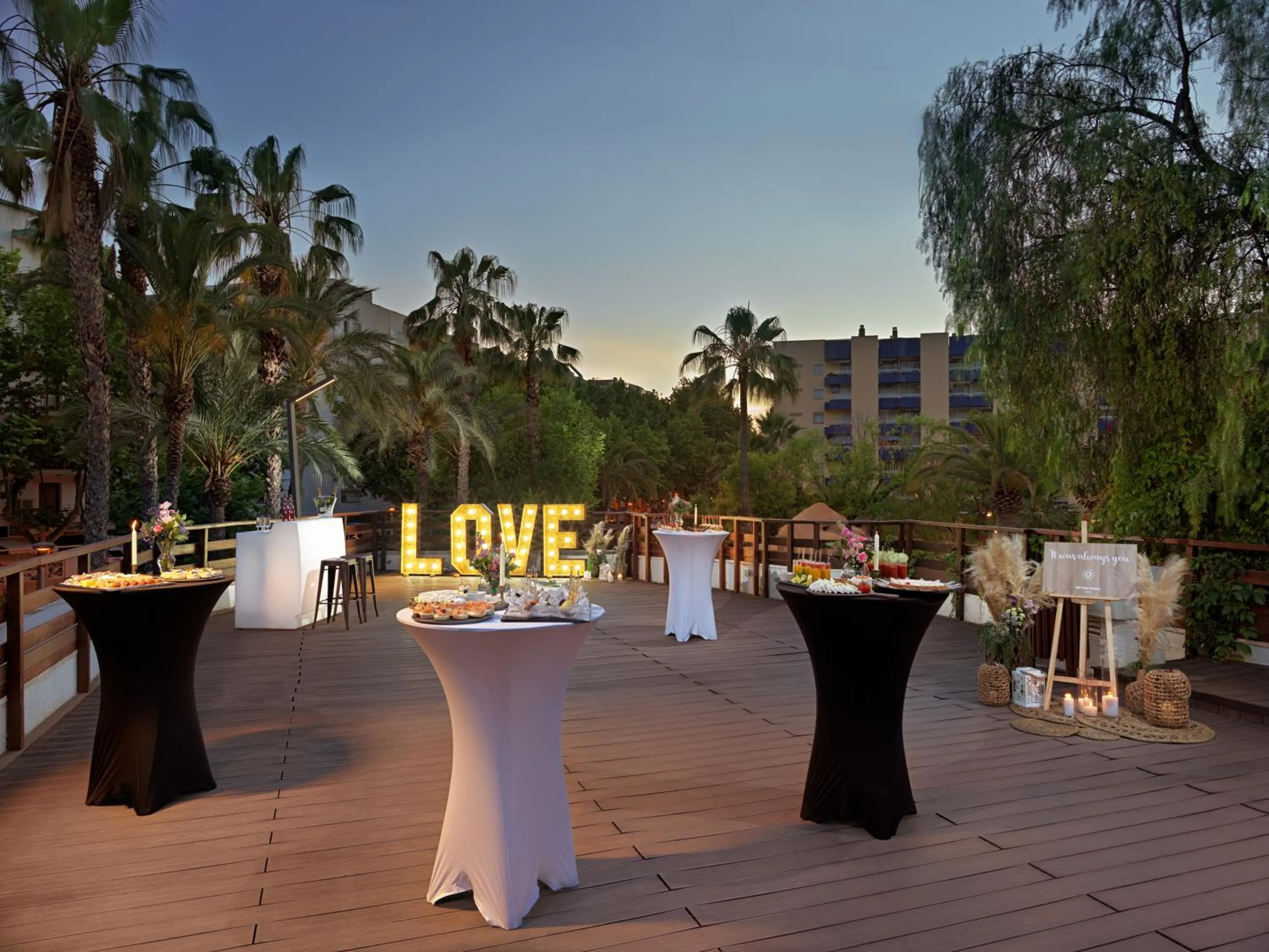 Restaurant/places to eat in H10 Salou Princess