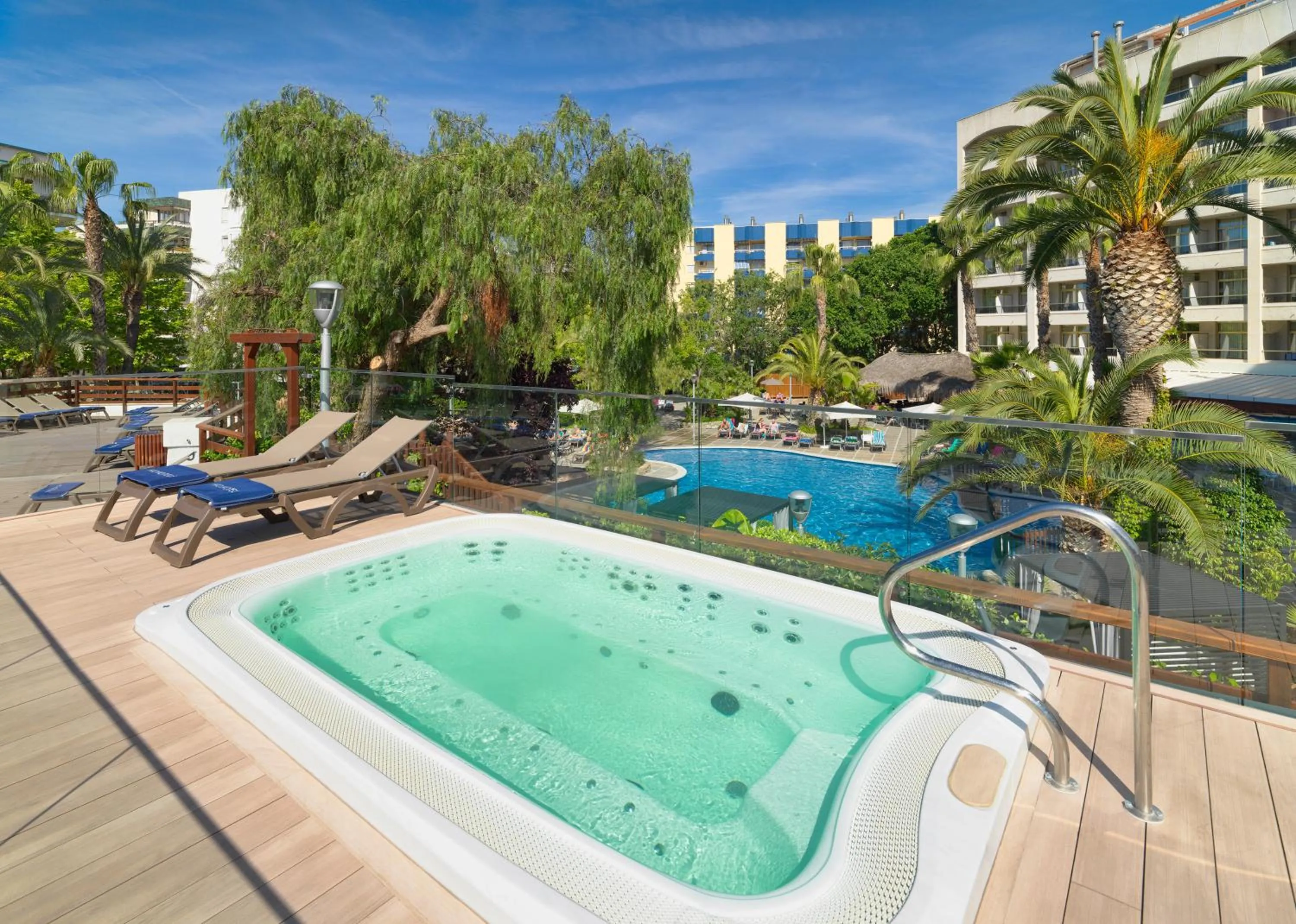 Area and facilities in H10 Salou Princess