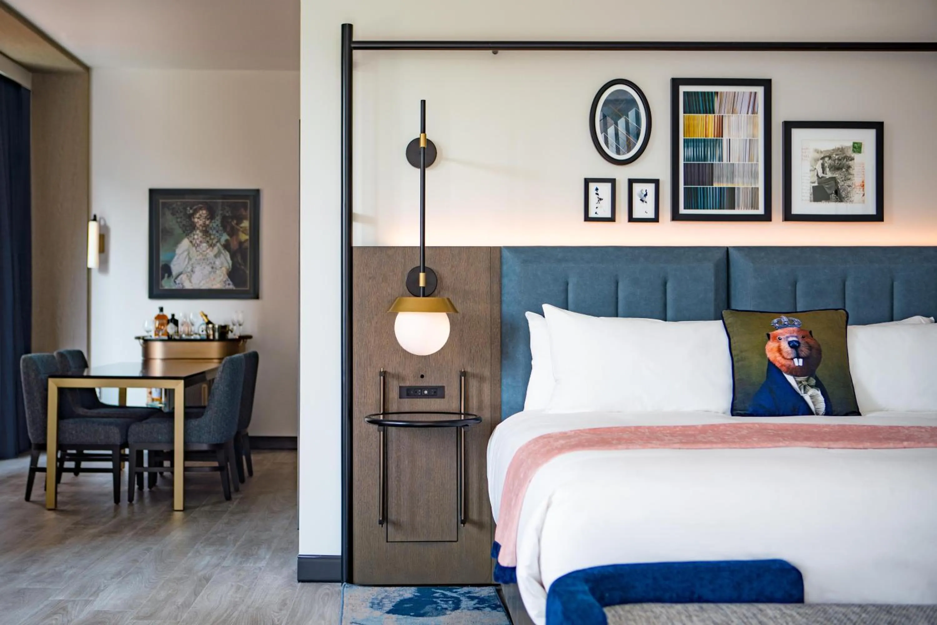 Living room, Bed in The Royal Sonesta Washington DC Capitol Hill