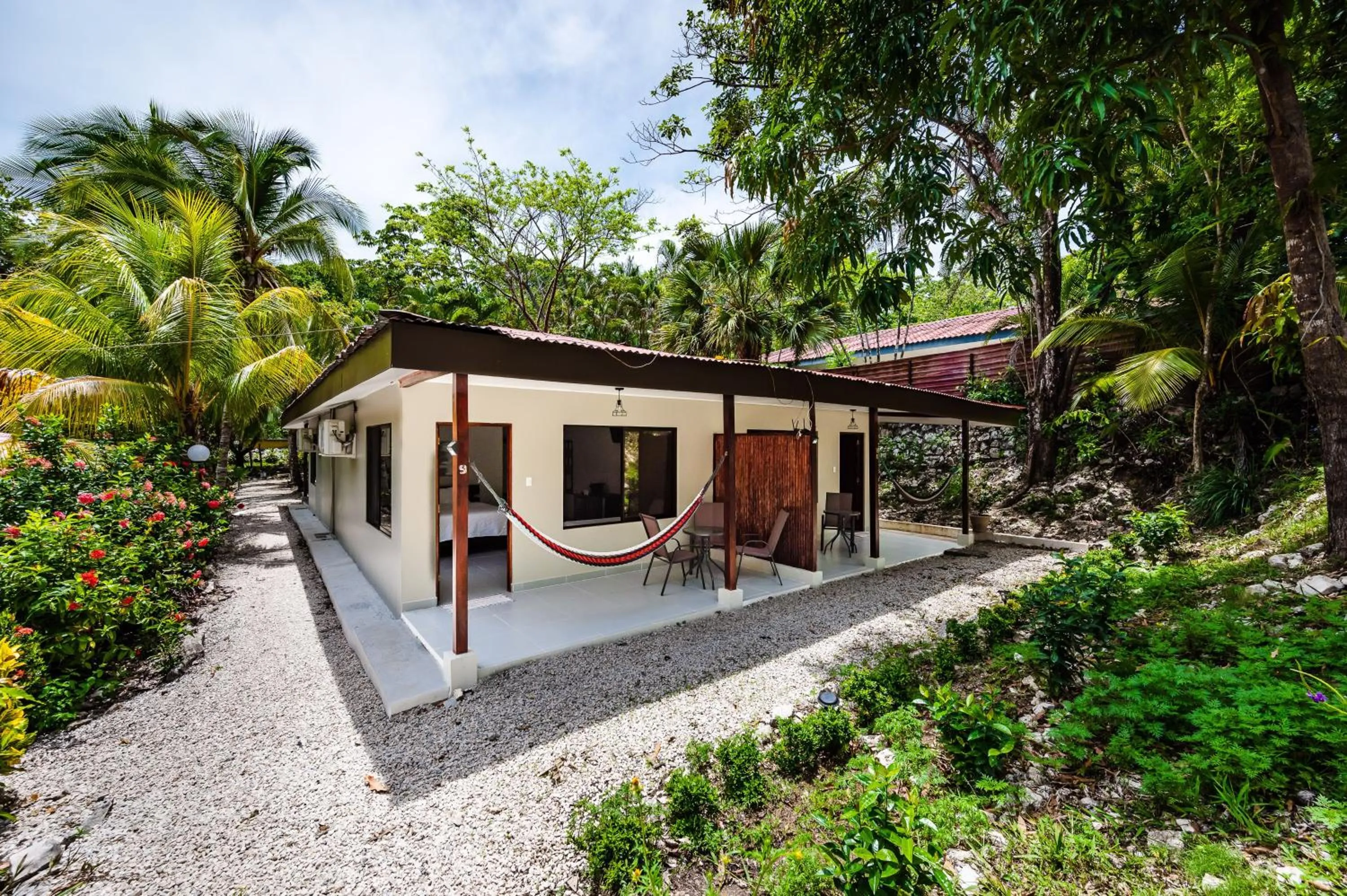 Property building in El Sueno Tropical