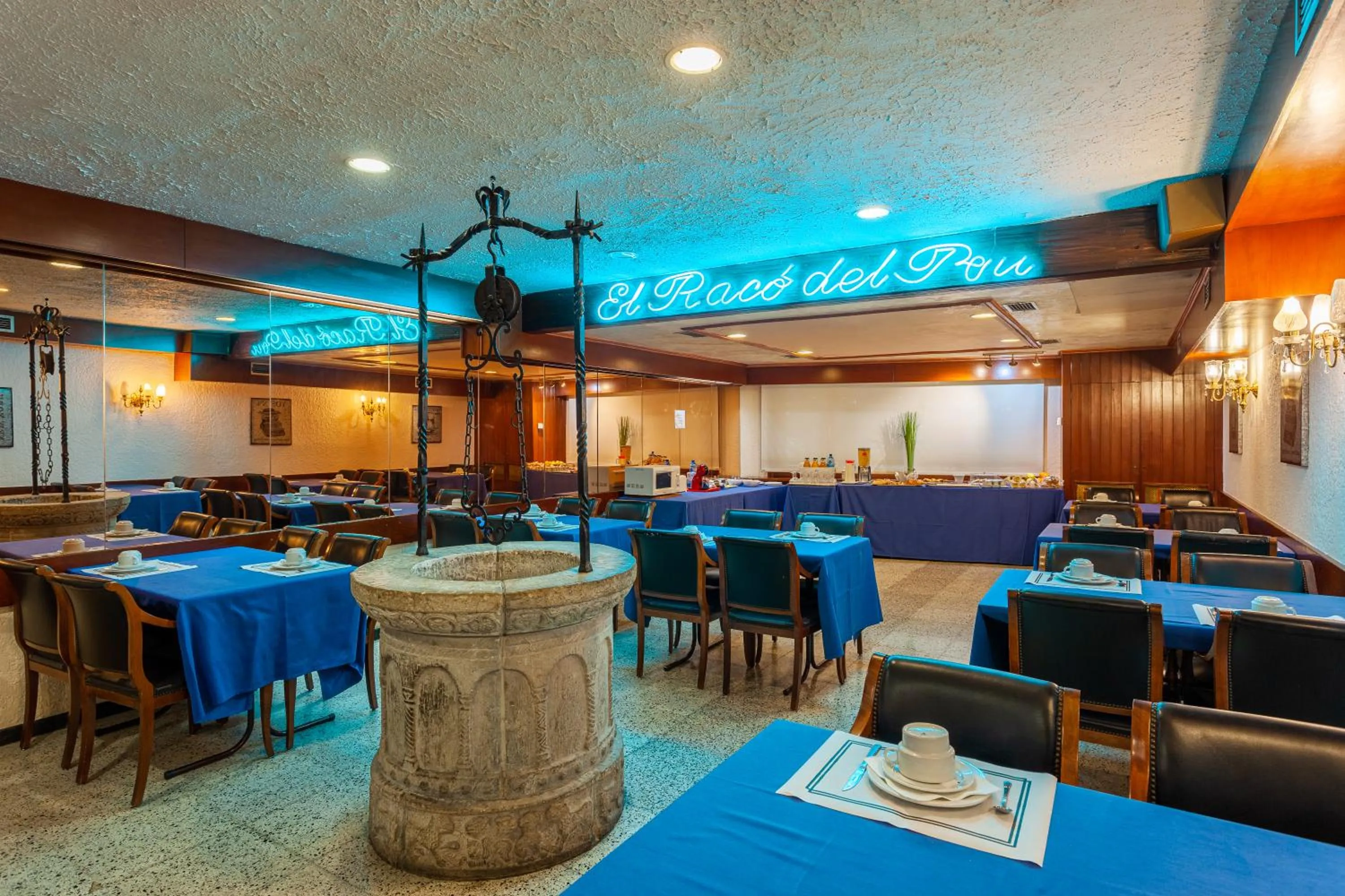 Restaurant/places to eat in Checkin Travé