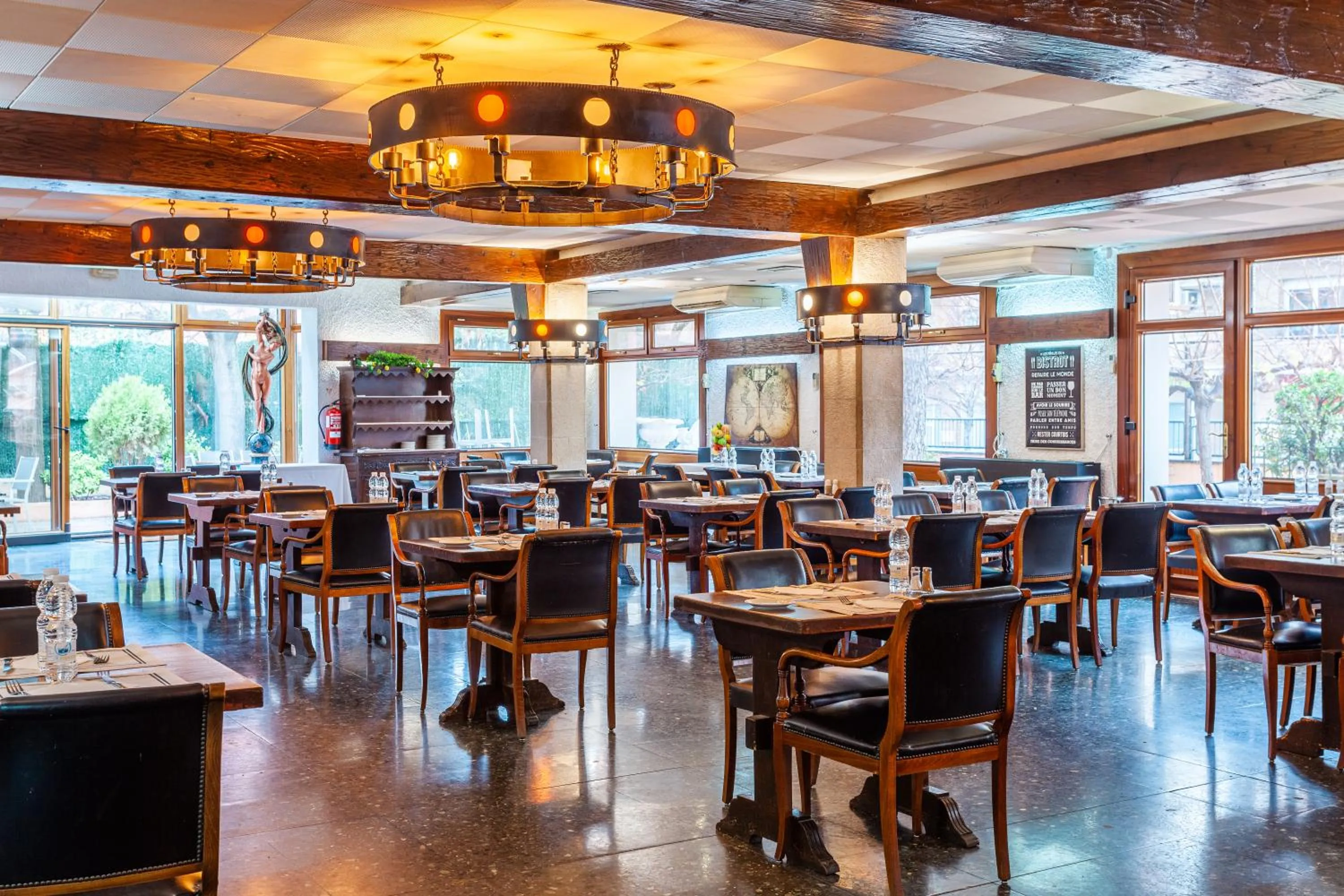 Restaurant/places to eat in Checkin Travé