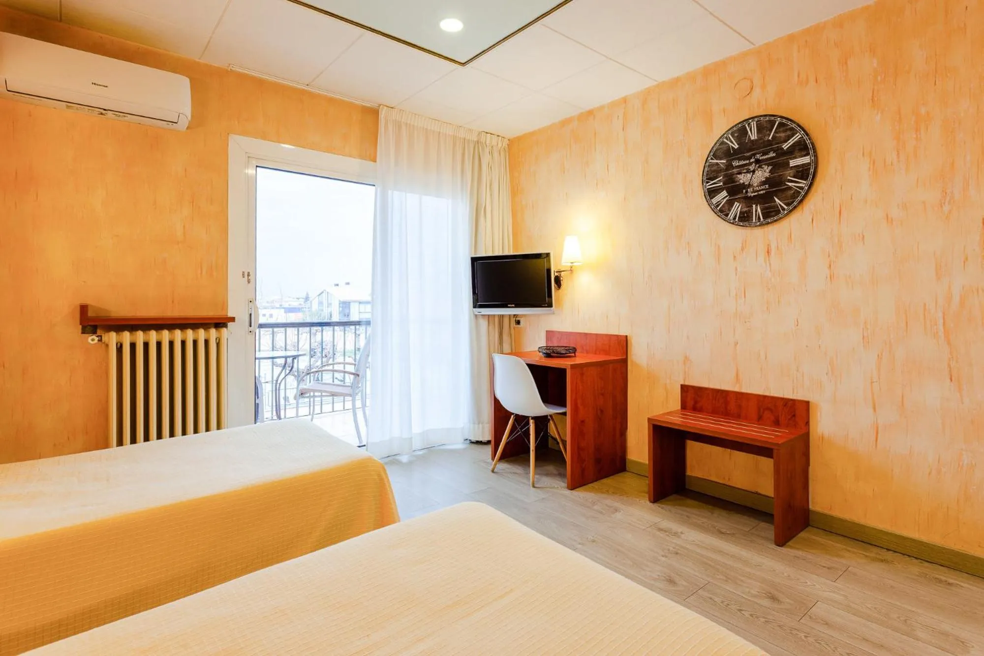 Bed in Checkin Travé