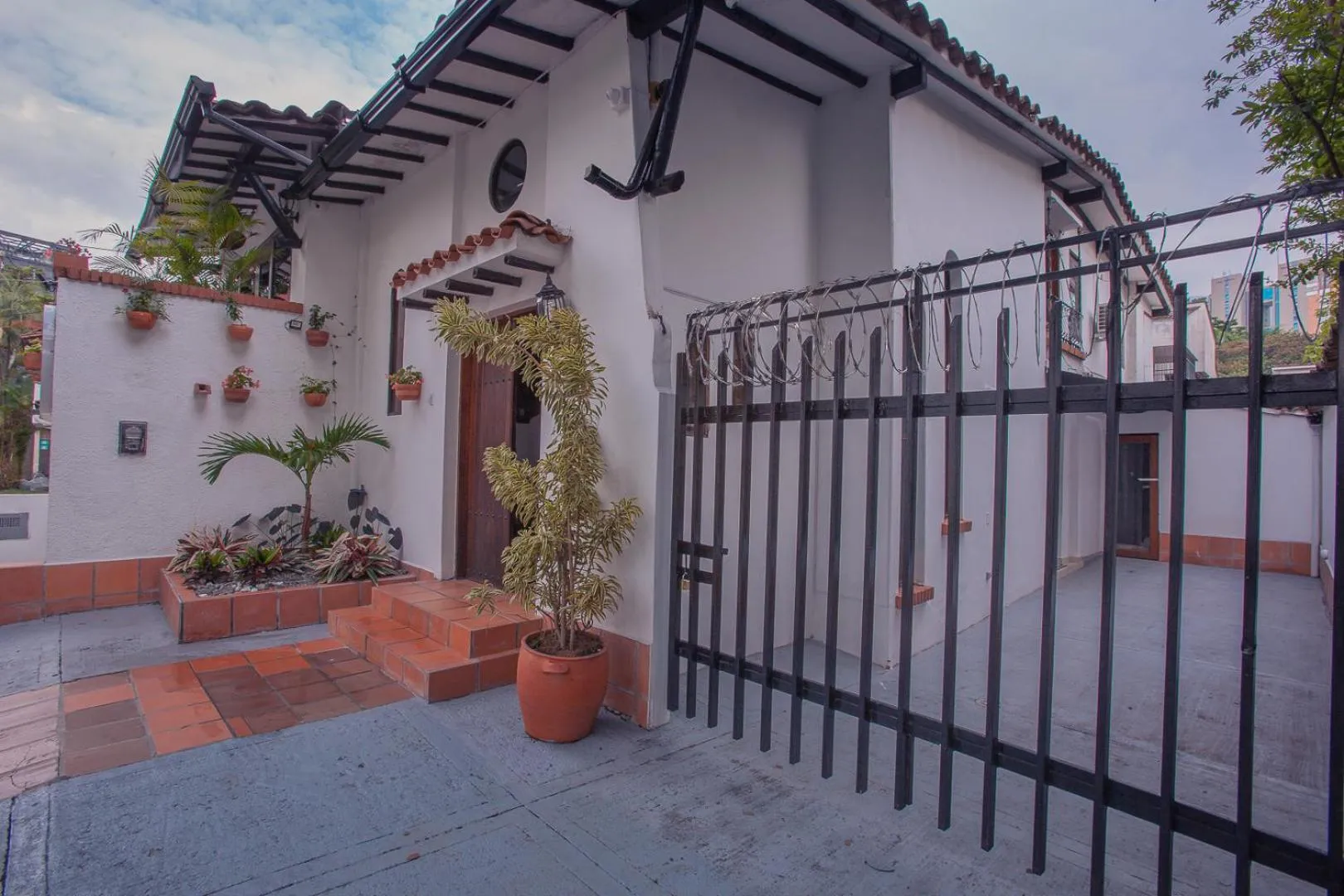 Property building in Aguacatala Hotel Boutique