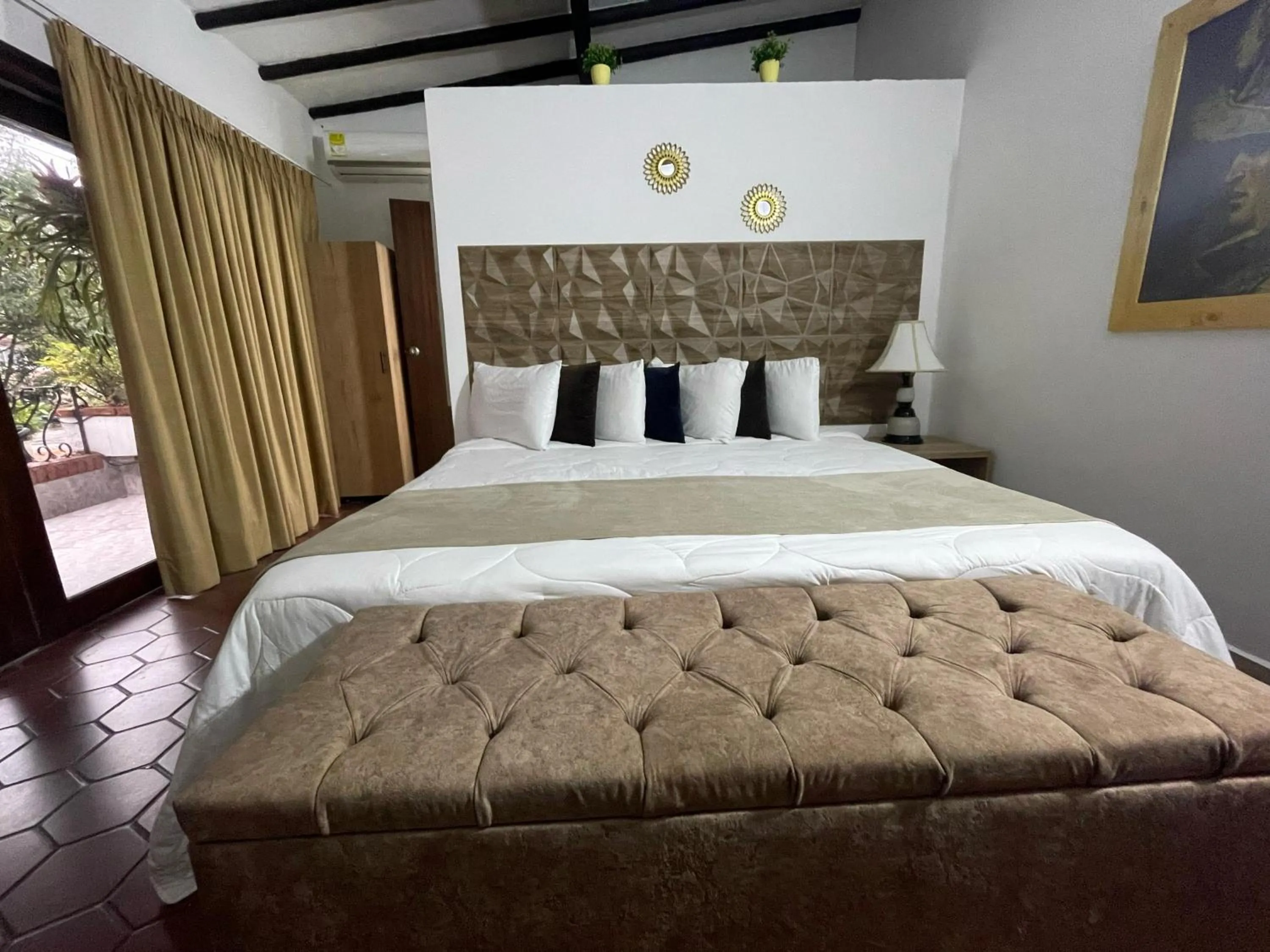 Bed in Aguacatala Hotel Boutique