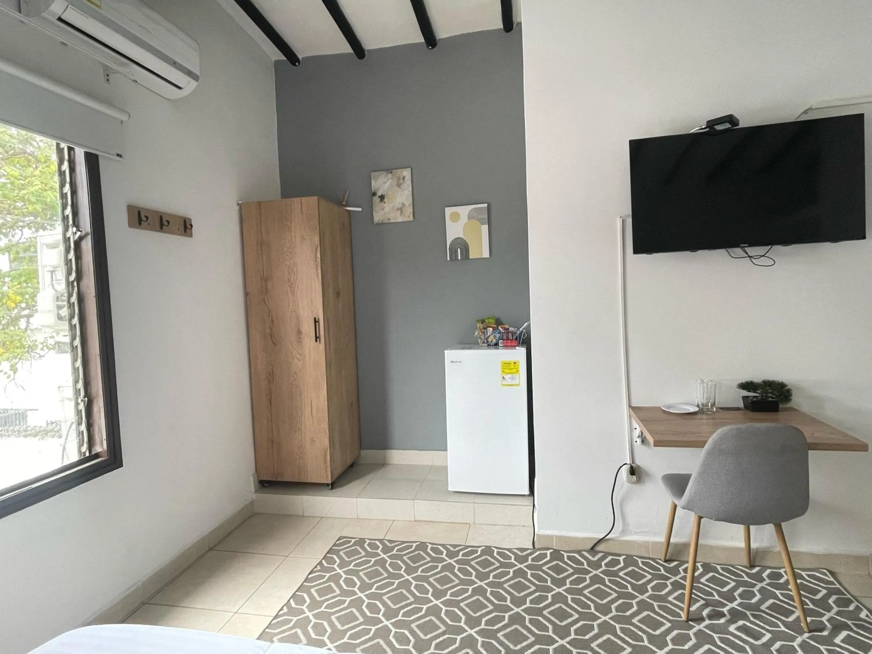 TV and multimedia in Aguacatala Hotel Boutique