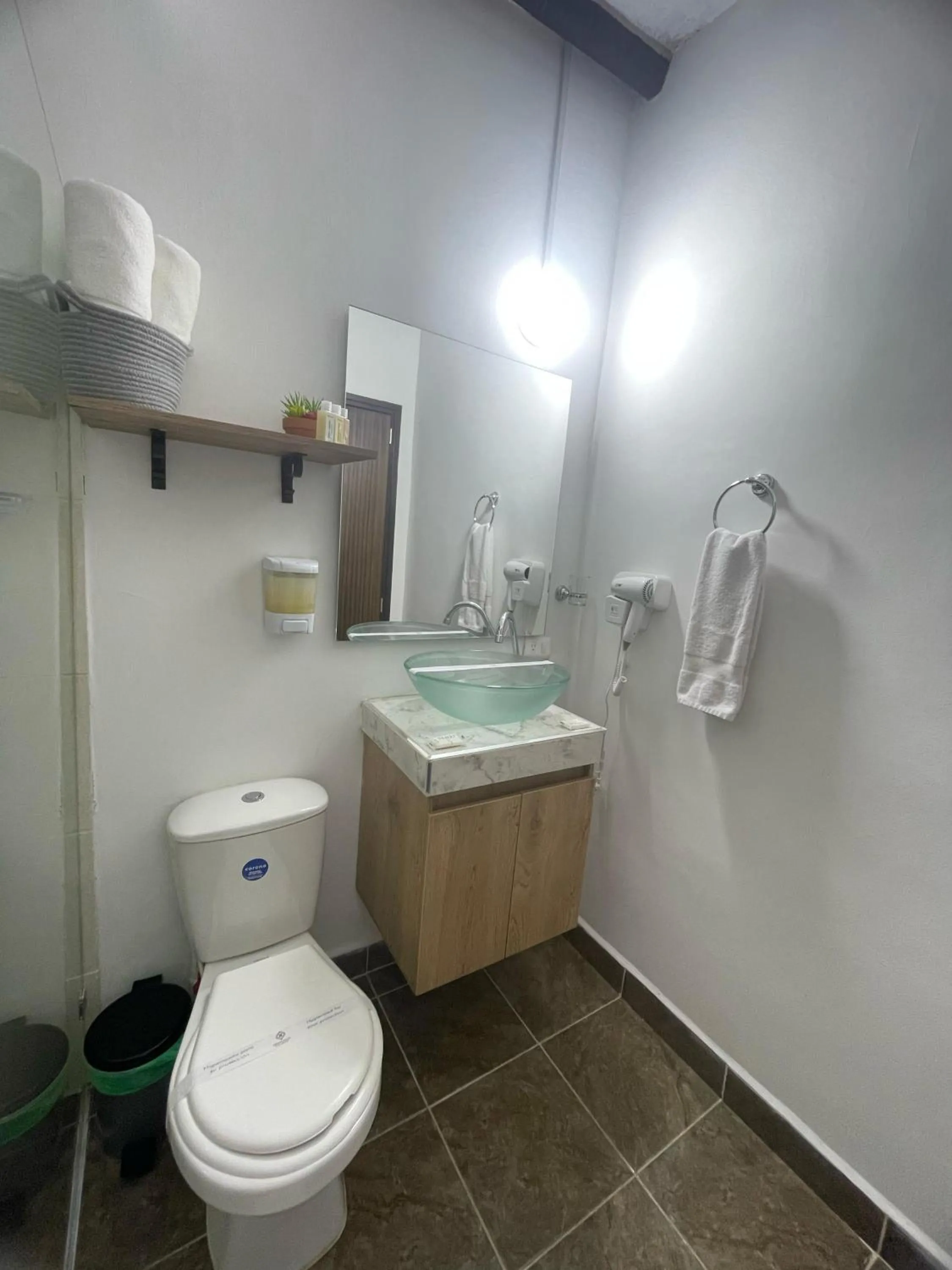 Toilet in Aguacatala Hotel Boutique