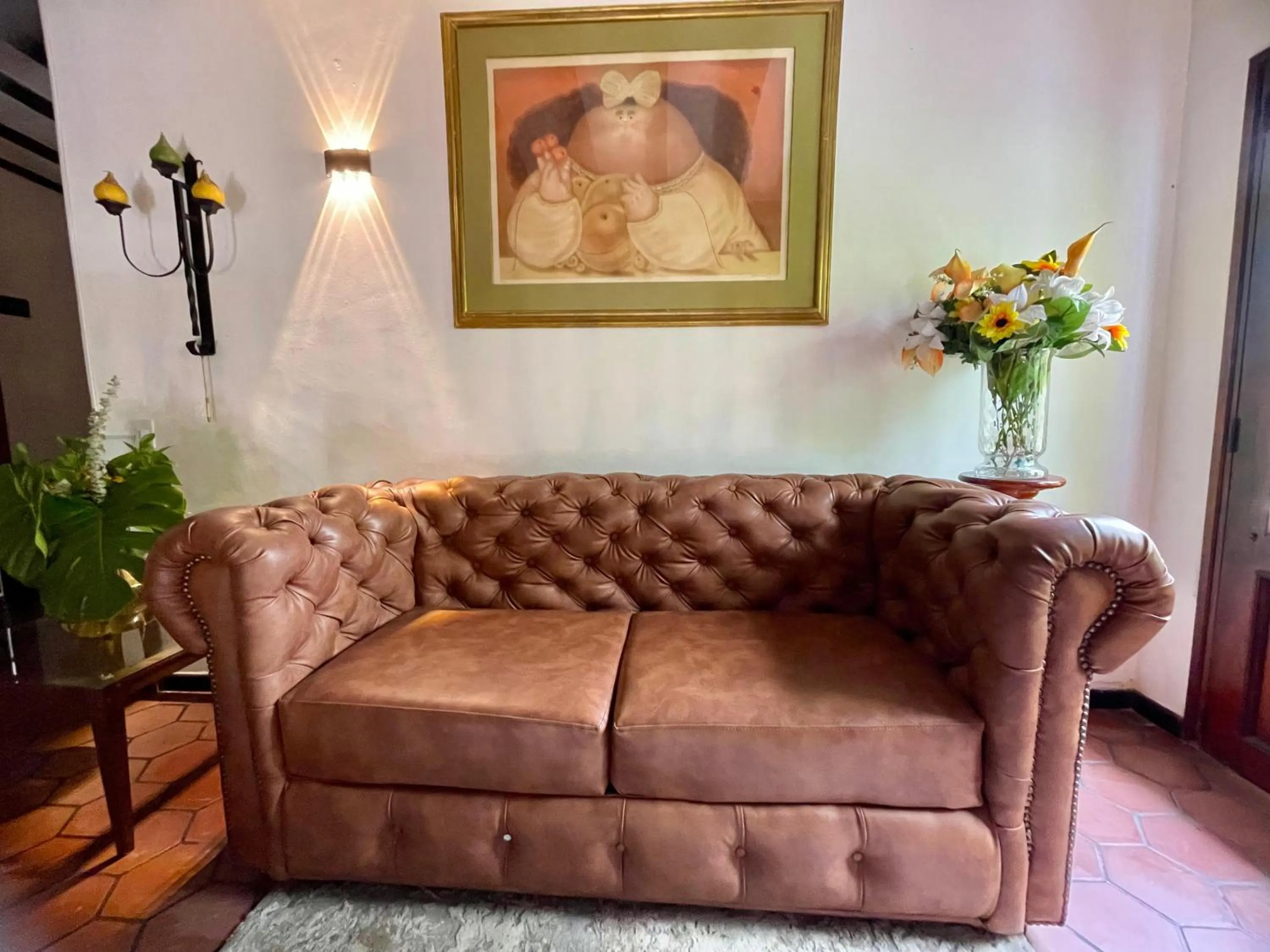 Living room in Aguacatala Hotel Boutique