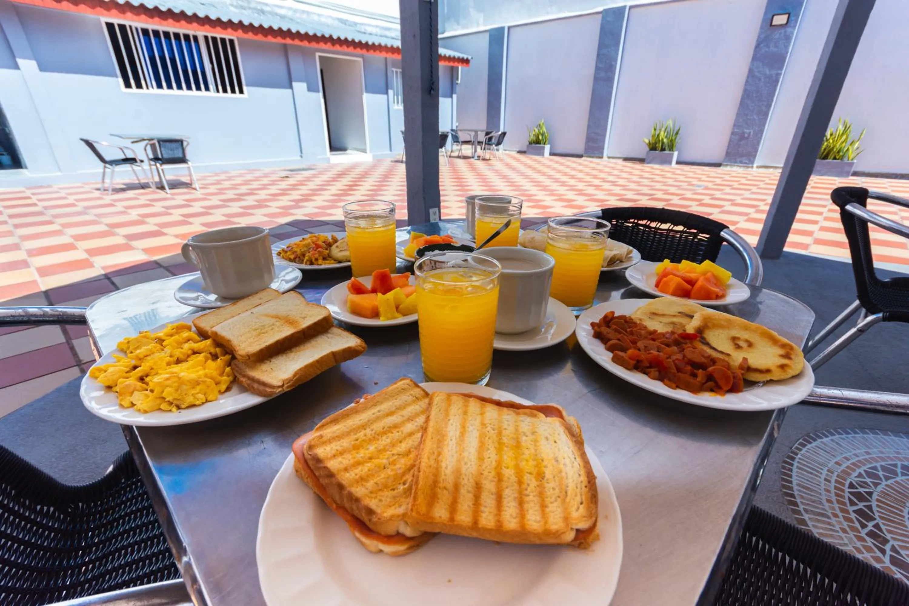 Breakfast in Hotel Med Suites 94