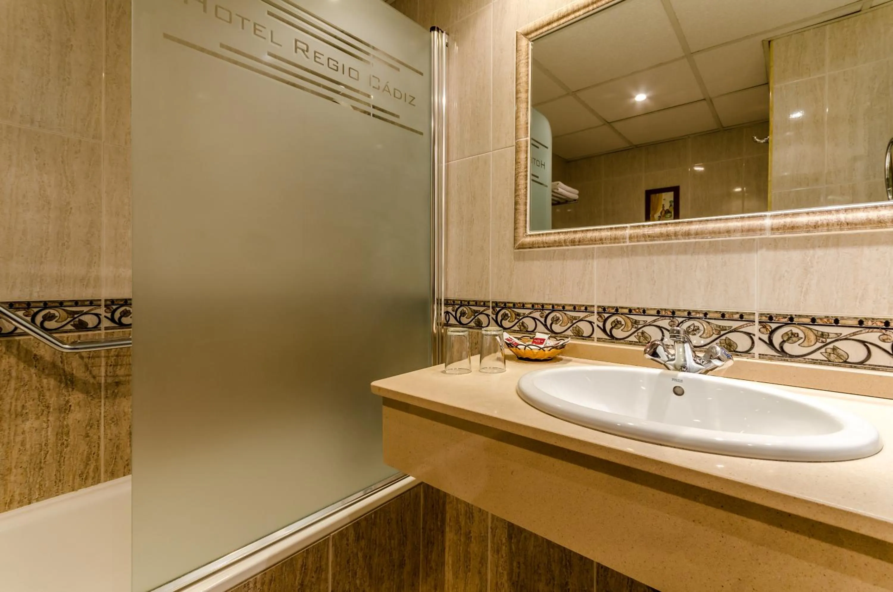 Bathroom in Hotel Regio Cádiz