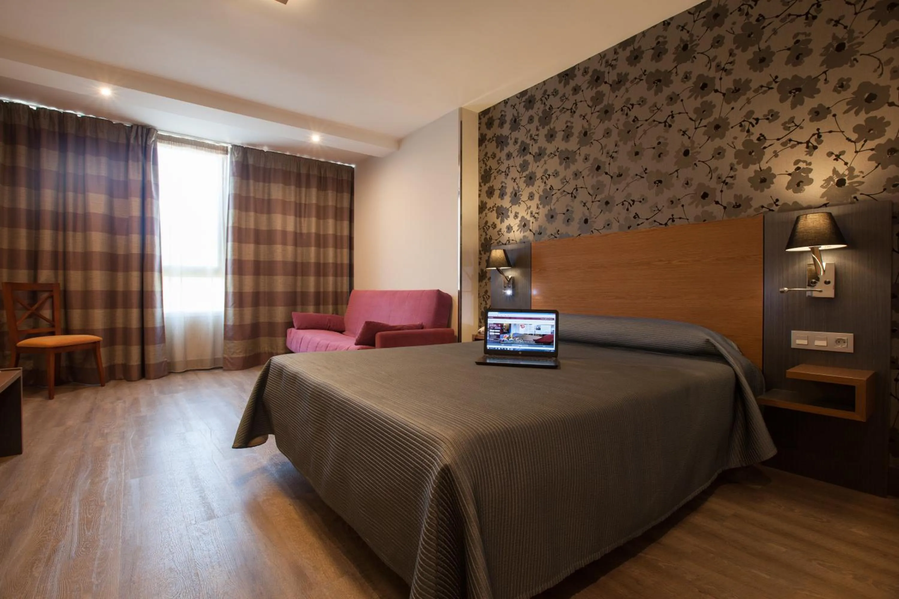 Decorative detail, Bed in Hotel Regio Cádiz