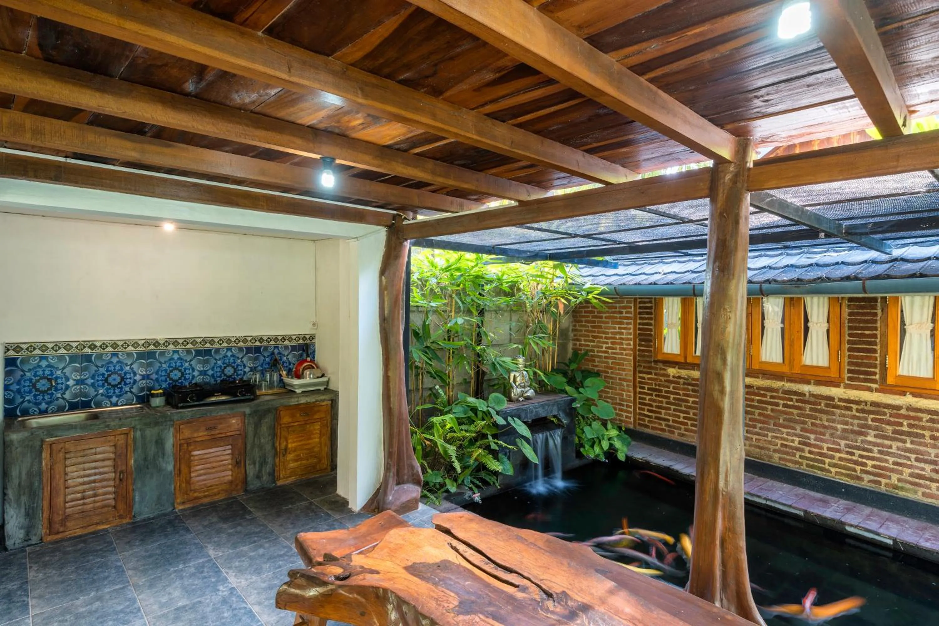 Kitchen or kitchenette in Tahlia's Villa