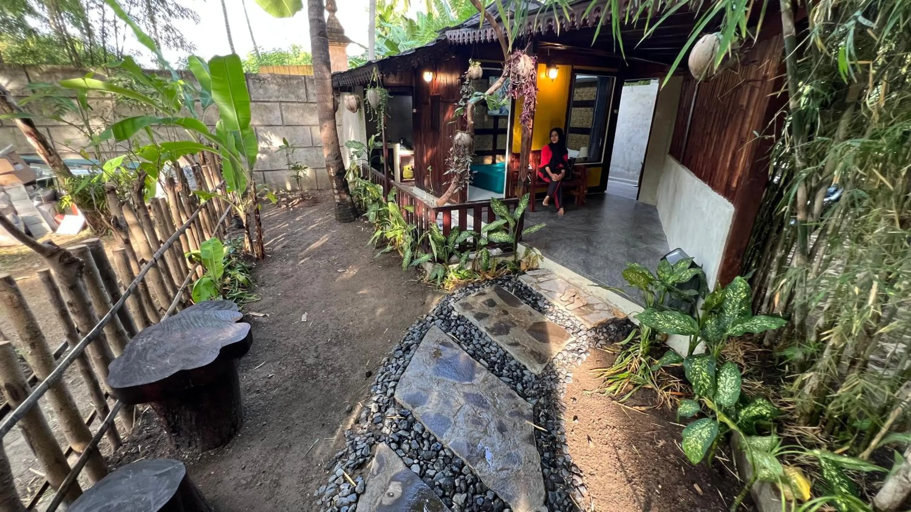 Property building in Tahlia's Villa