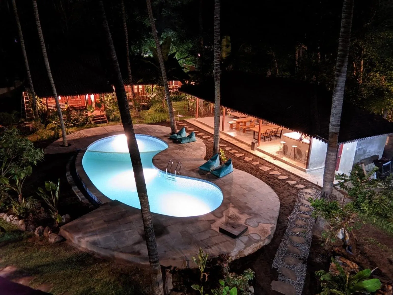 Night in Tahlia's Villa