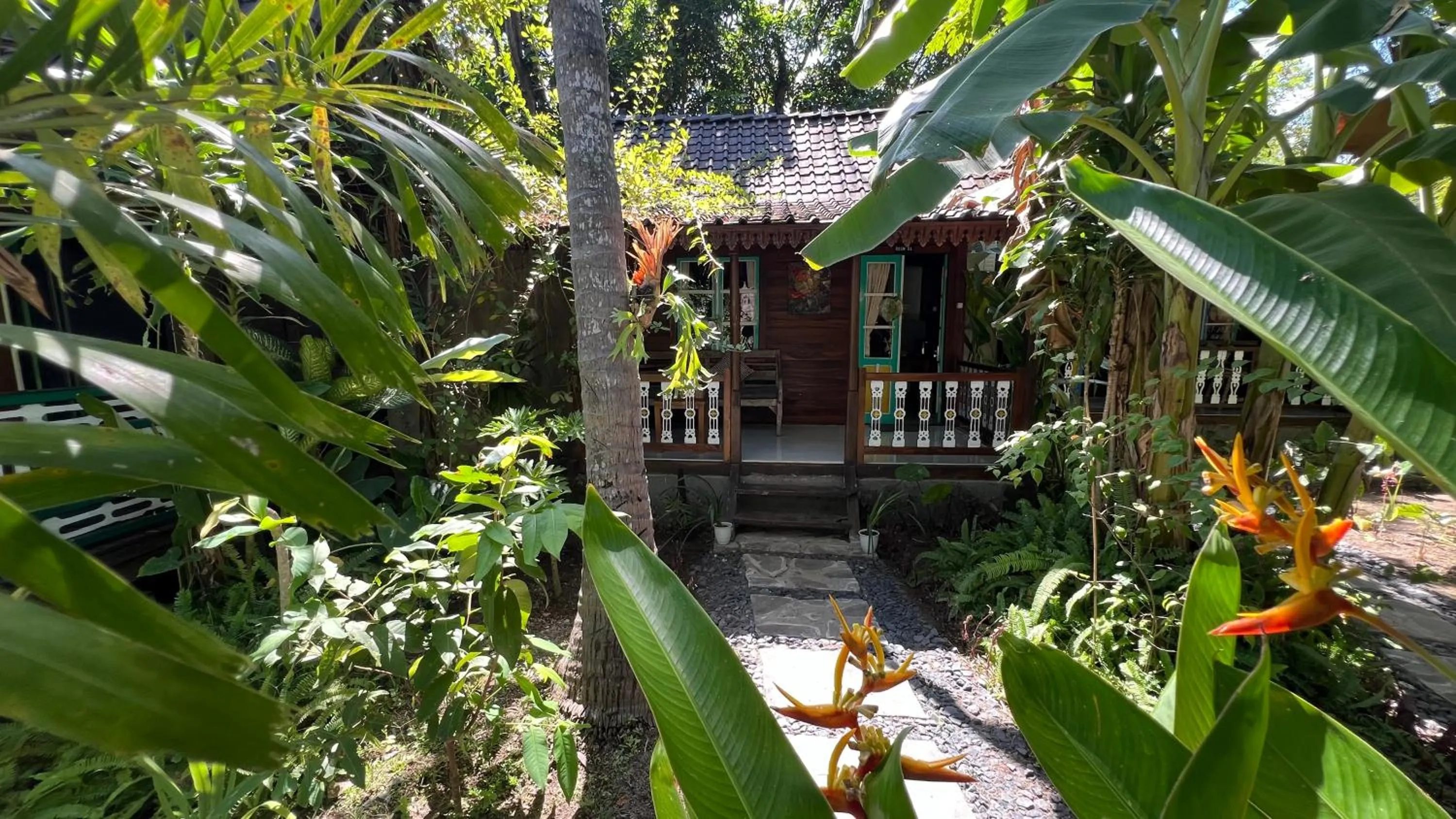 Property building in Tahlia's Villa