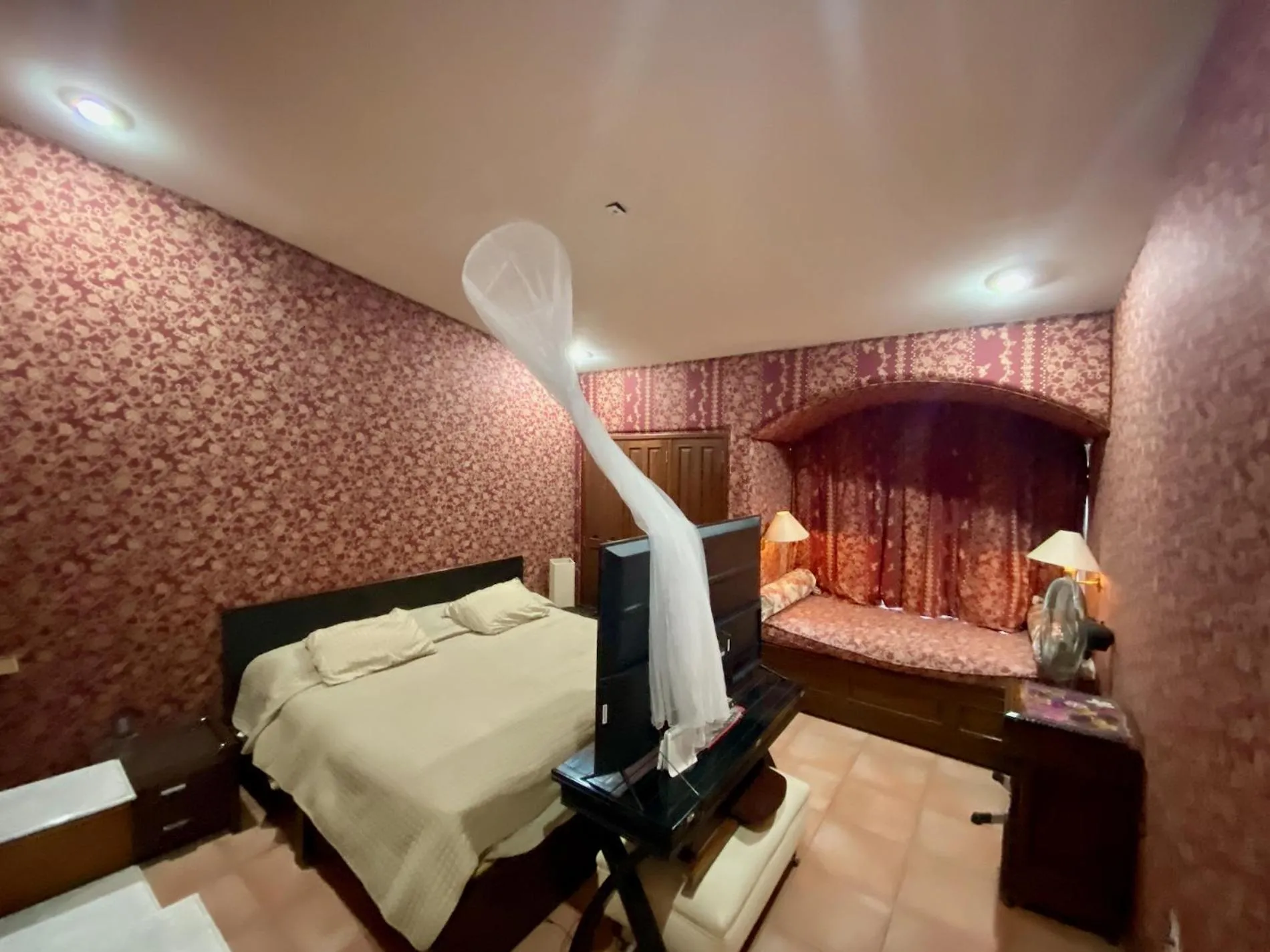 Bedroom, Bed in Magnolias Jardin & Boutique Suites