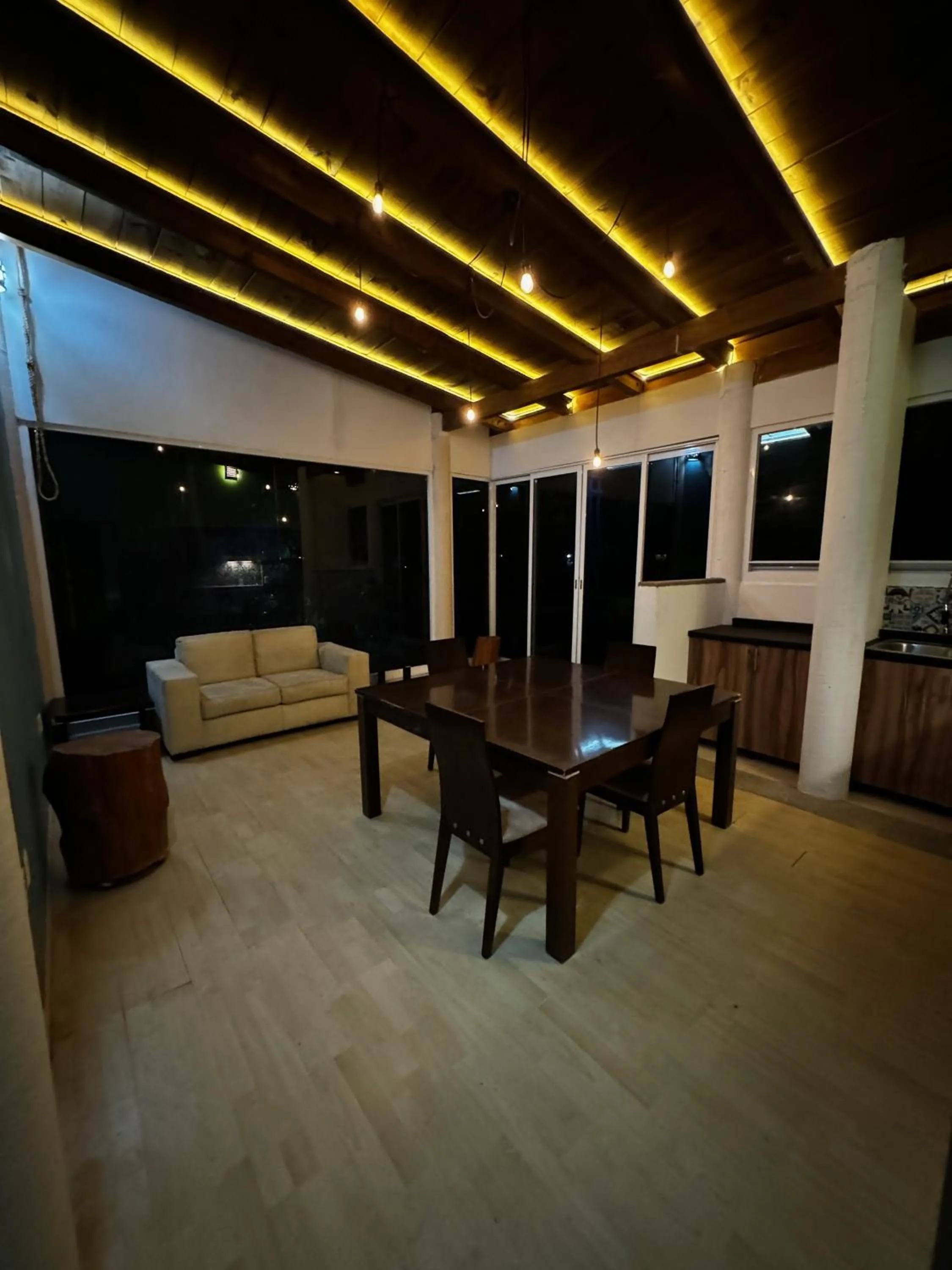 Magnolias Jardin & Boutique Suites