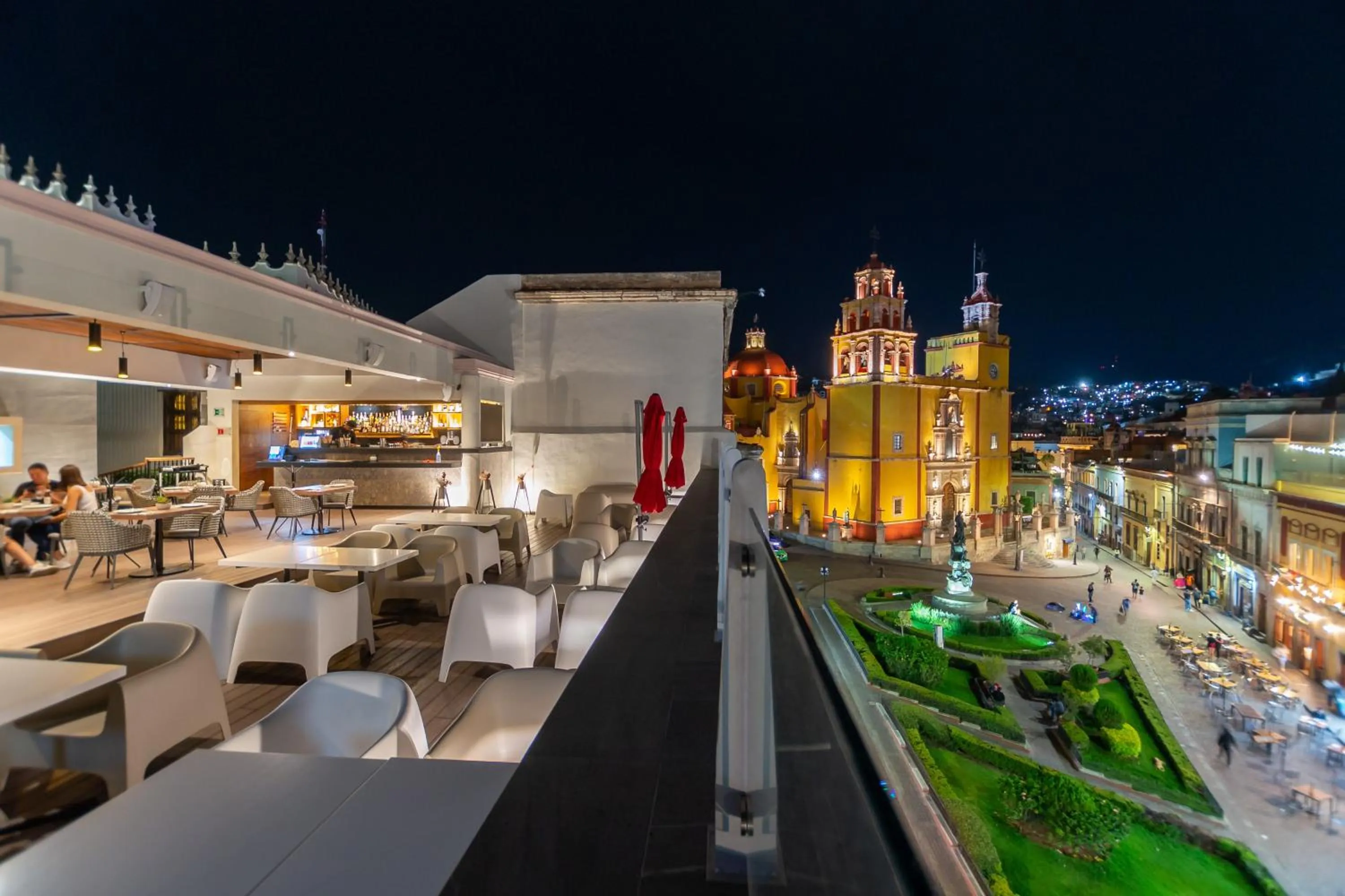 Restaurant/places to eat in Nueve 25 Hotel Boutique