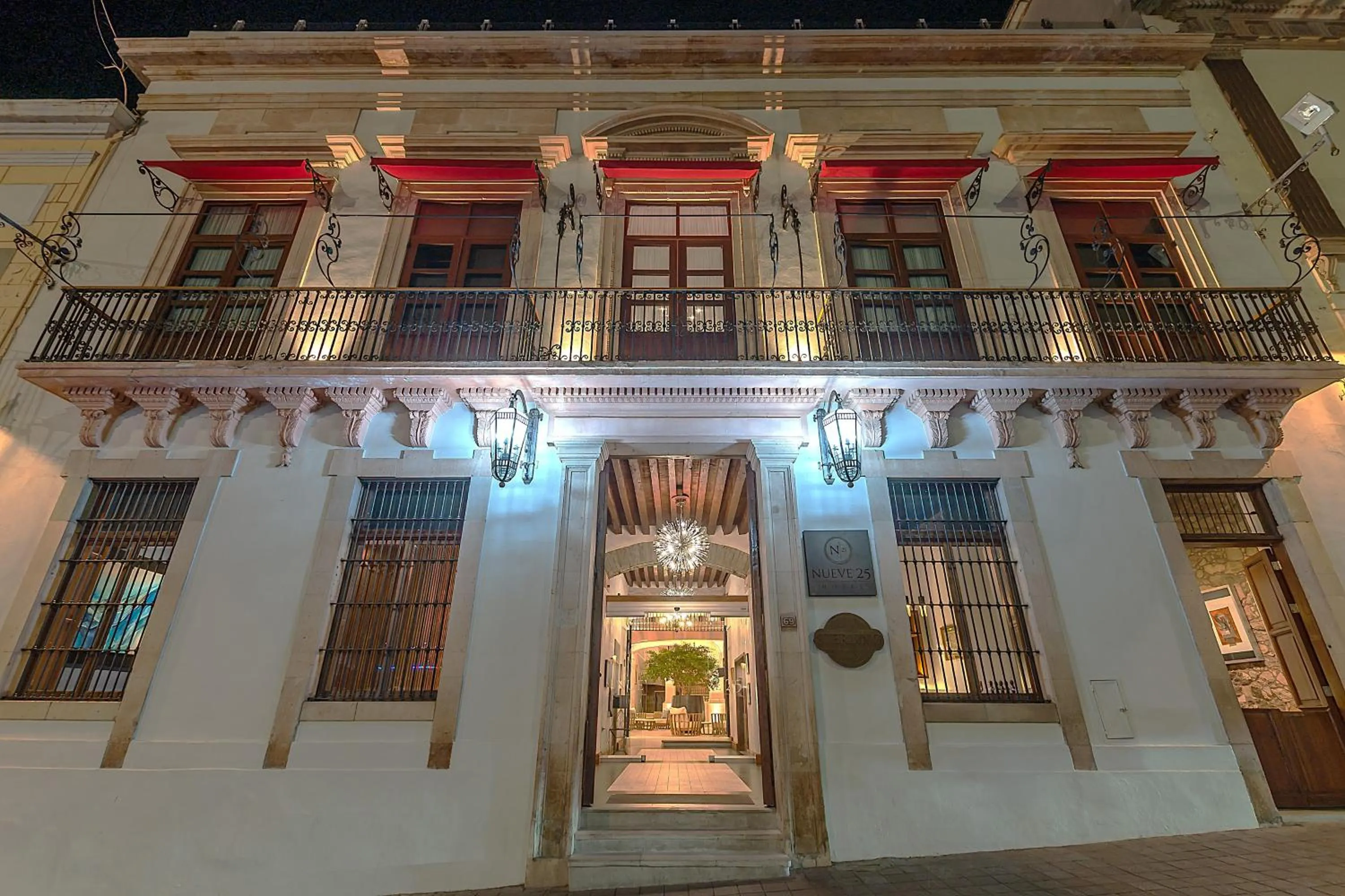 Property building in Nueve 25 Hotel Boutique