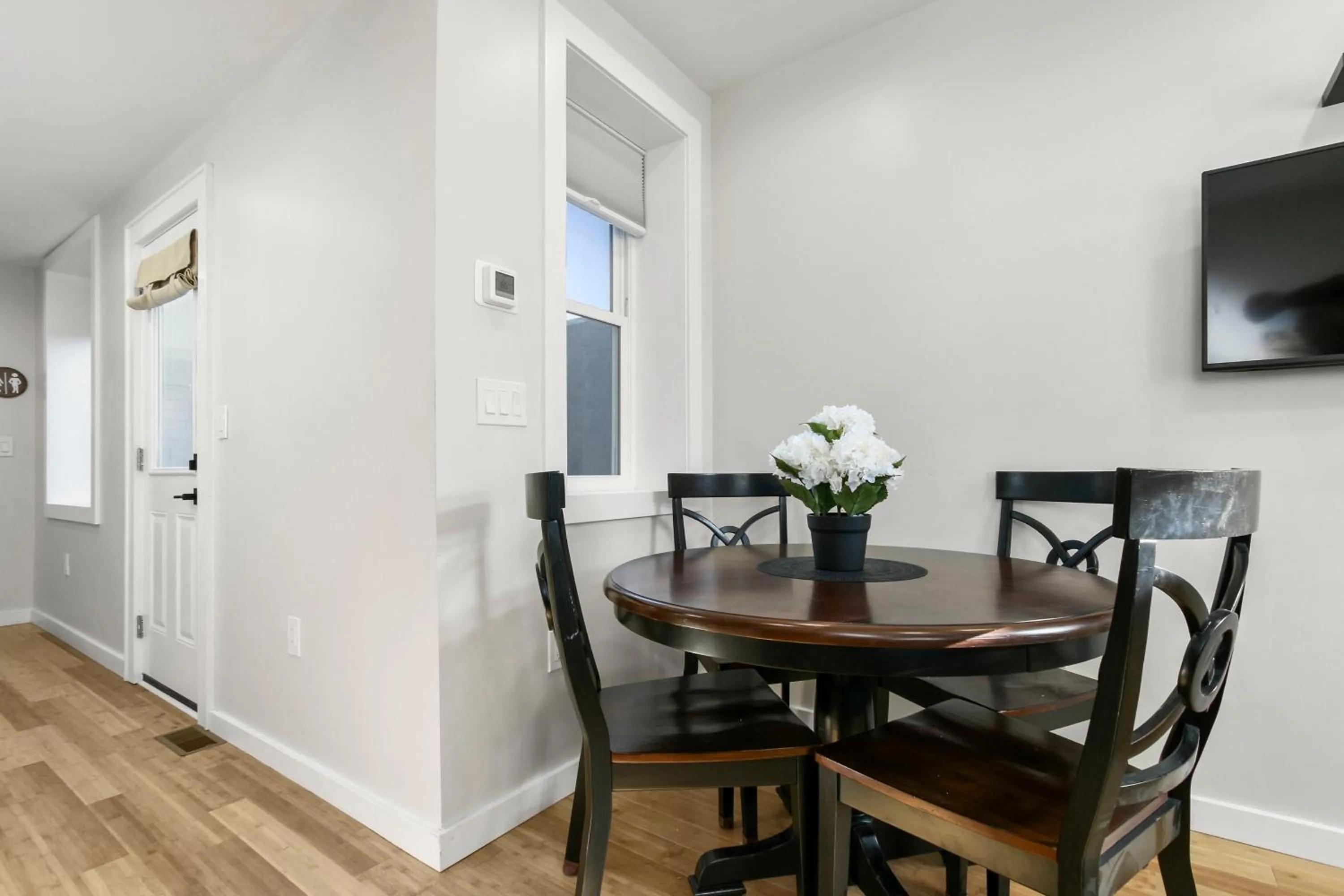 Dining area in Cozy Ba Townhome Near Little Italy I Fells Point