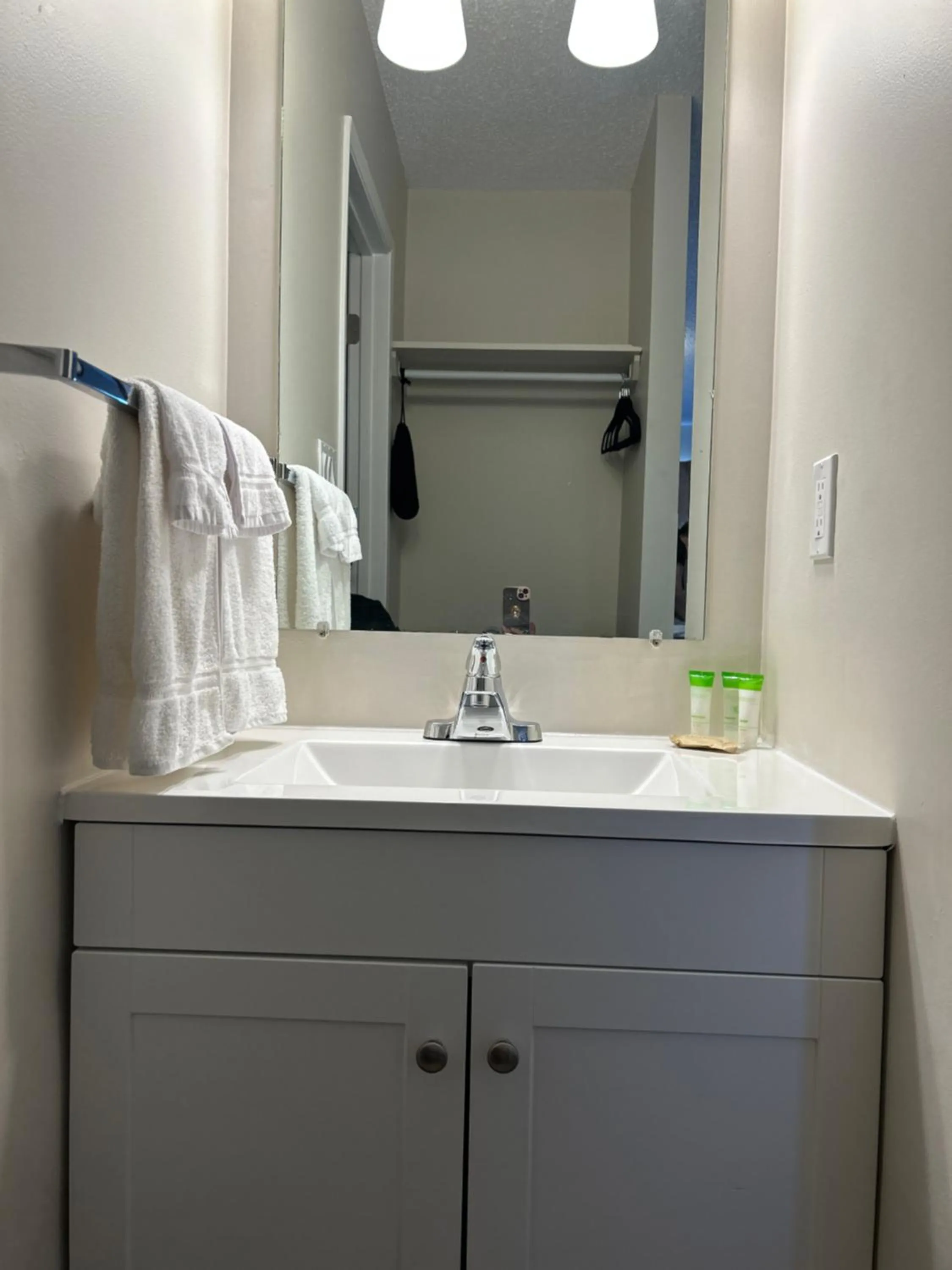 Bathroom in Anavada Inn & Suites - Grande Prairie