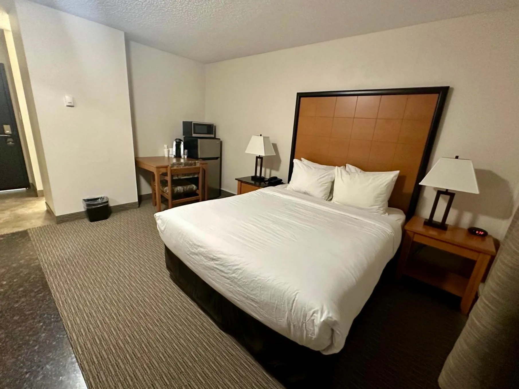 Bed in Anavada Inn & Suites - Grande Prairie
