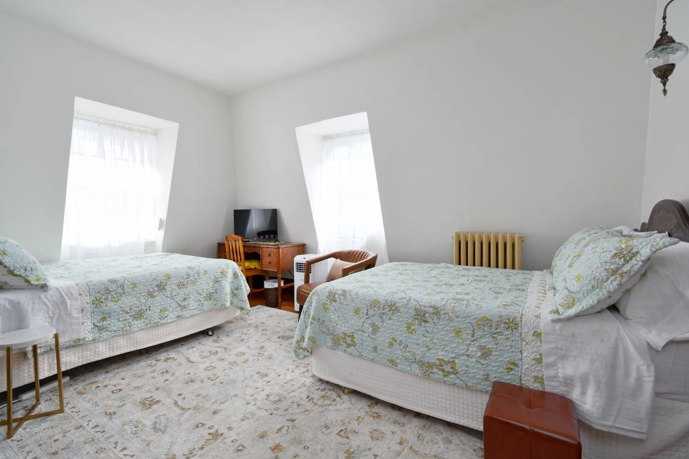 Bedroom, Bed in Royal Hotel Sydney