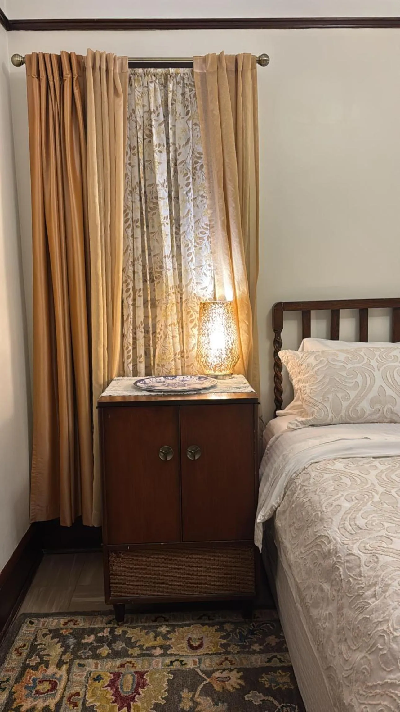 Bedroom, Bed in Royal Hotel Sydney