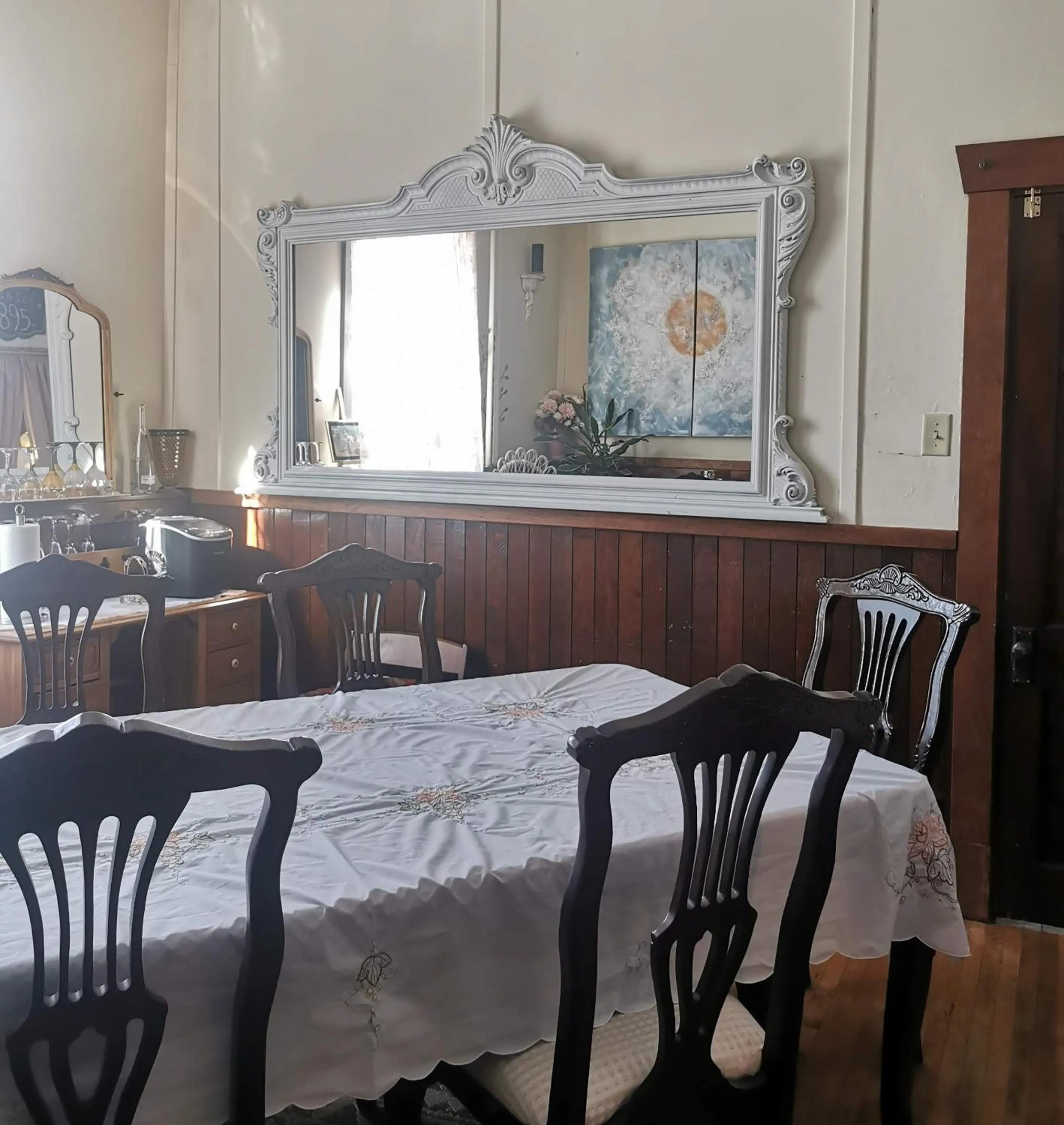 Dining area in Royal Hotel Sydney