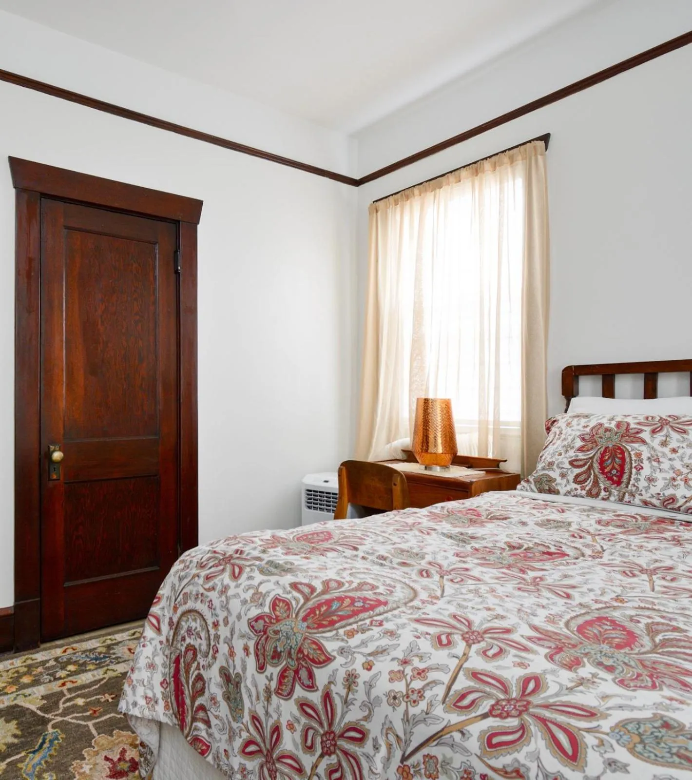 Bedroom, Bed in Royal Hotel Sydney