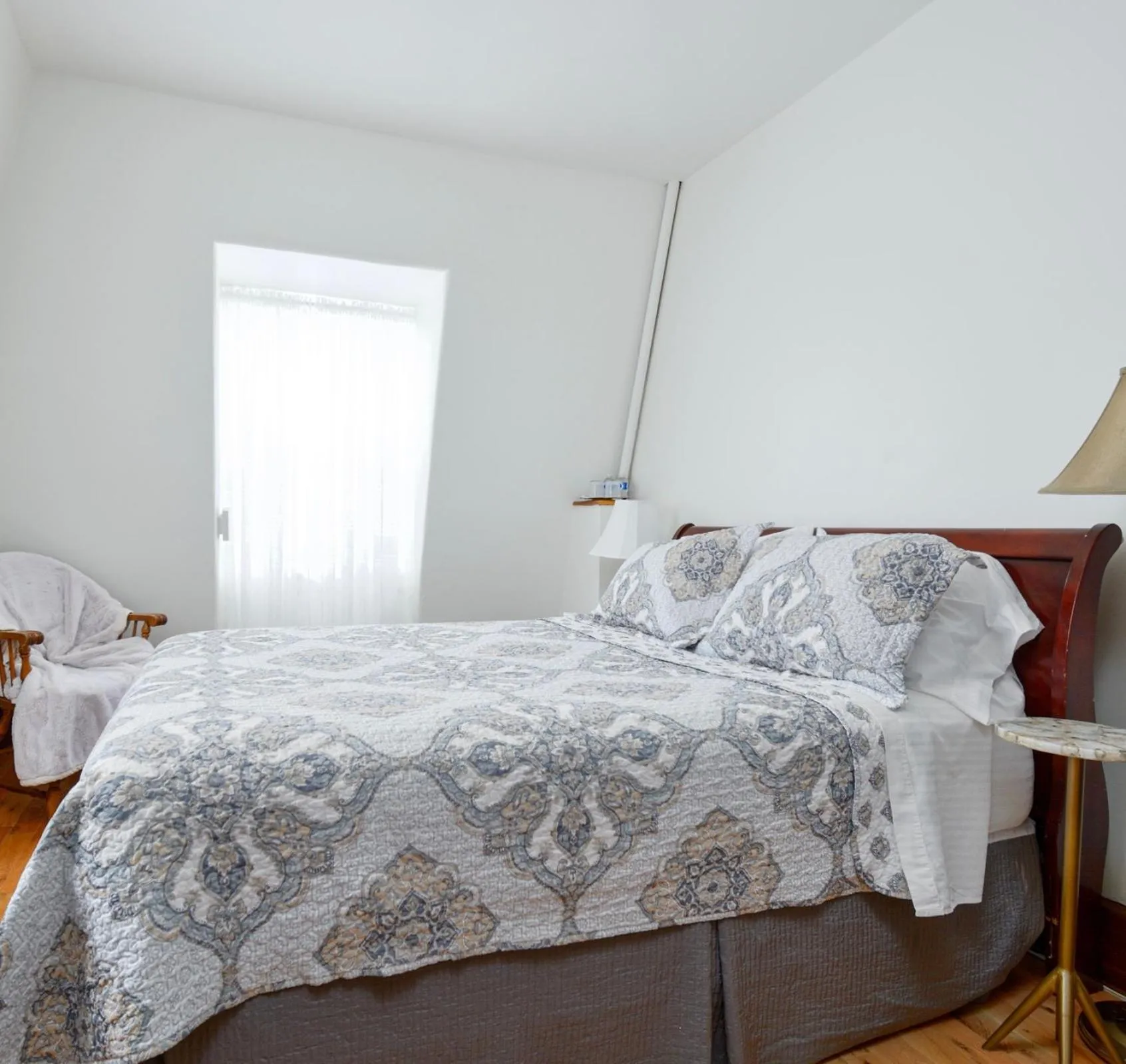 Bedroom, Bed in Royal Hotel Sydney