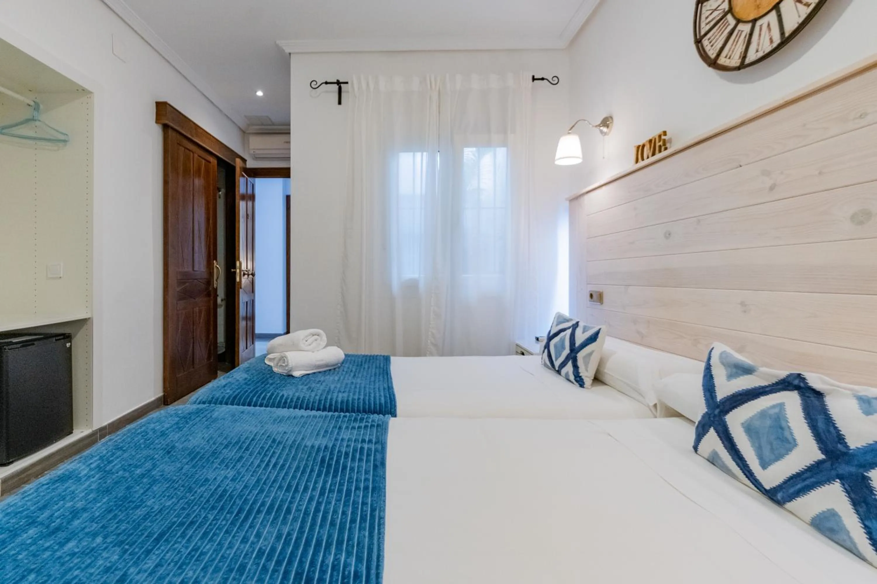 Photo of the whole room, Bed in El Nogal Home