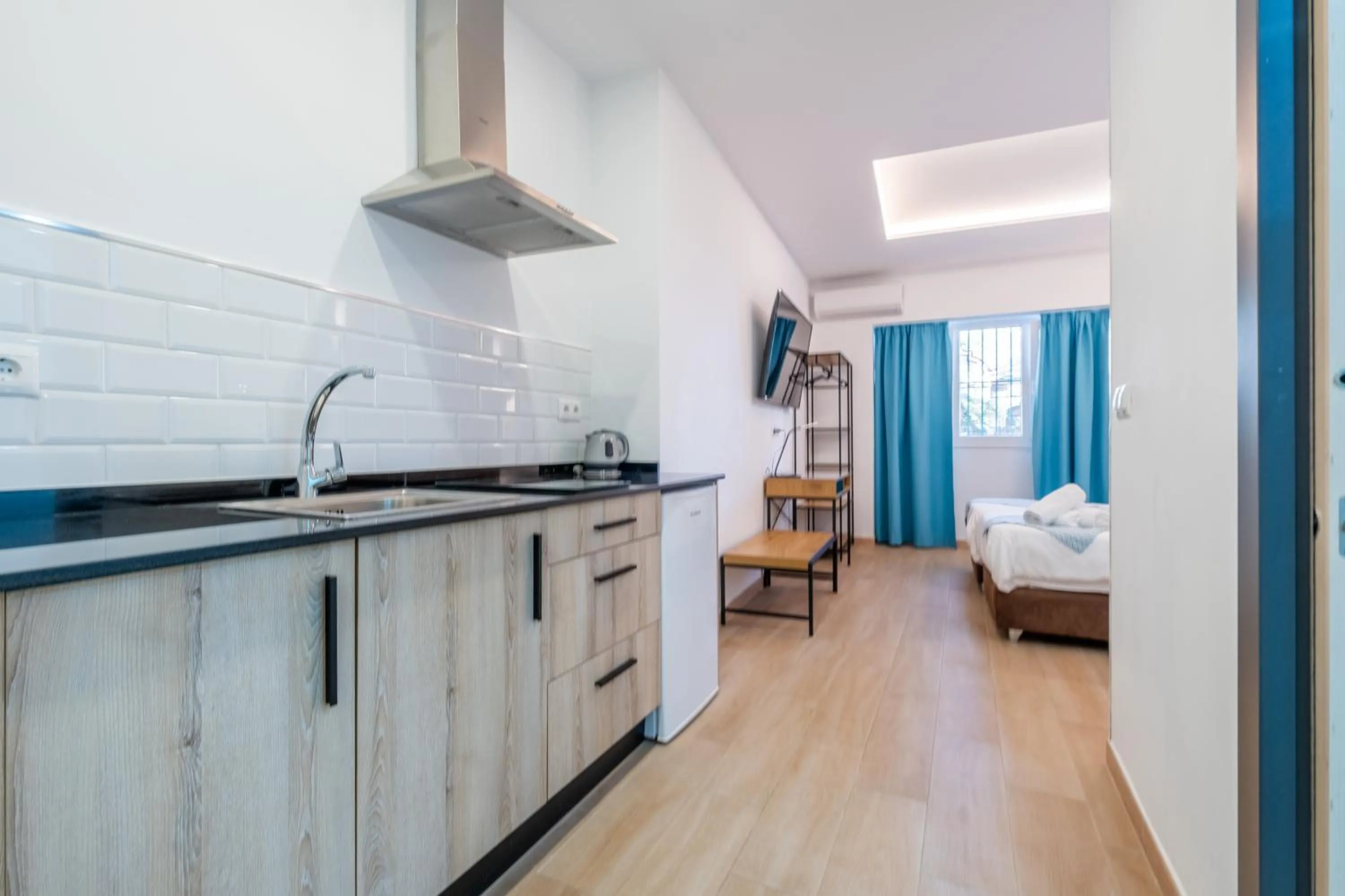 kitchen, Bed in El Nogal Home