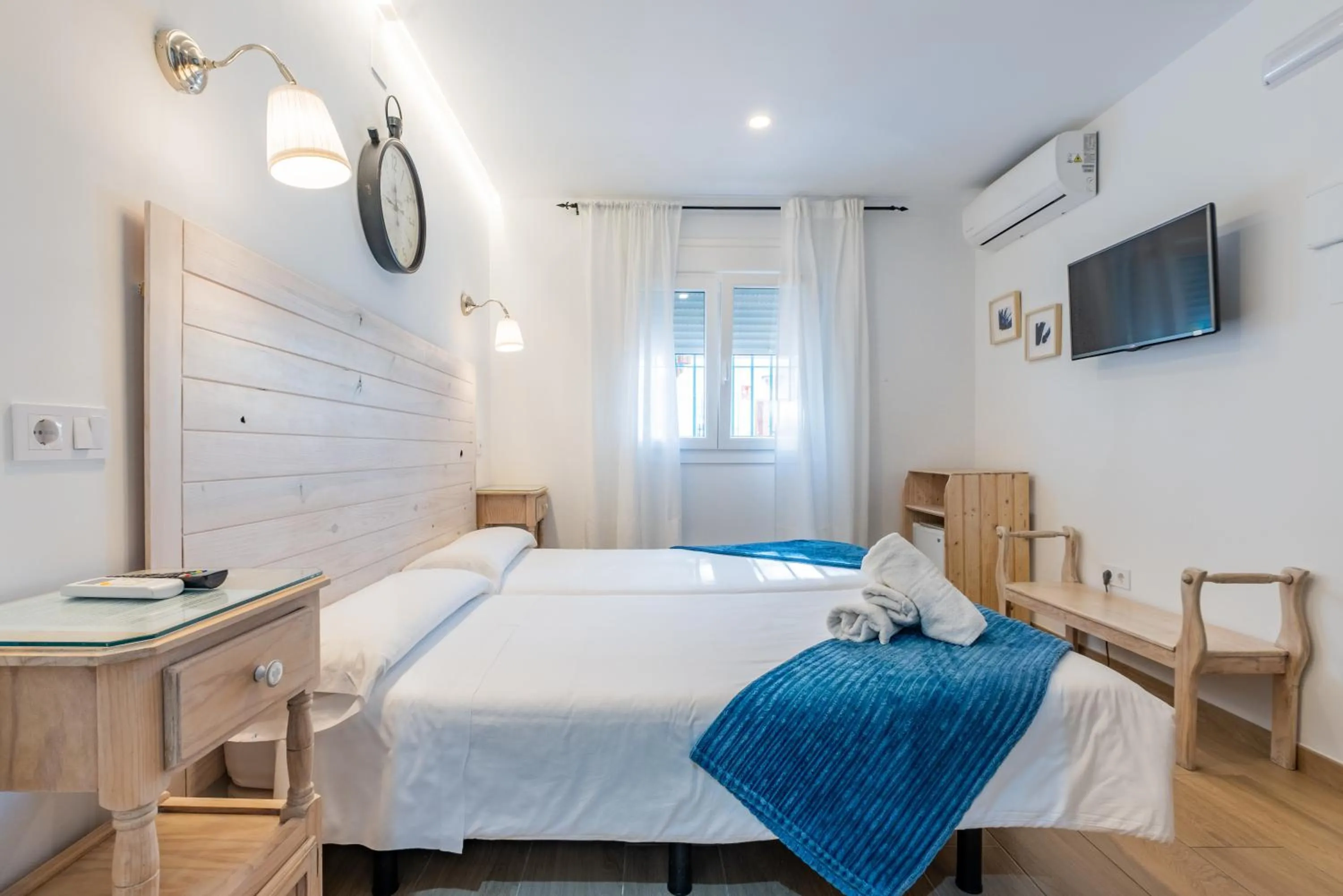 Photo of the whole room, Bed in El Nogal Home