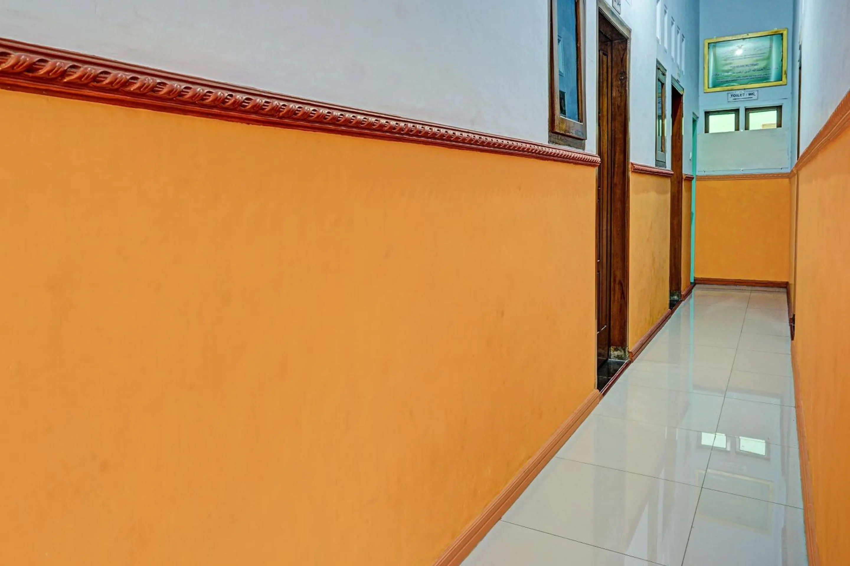 Lobby or reception in Hotel O Noril Haromain Homestay Syariah